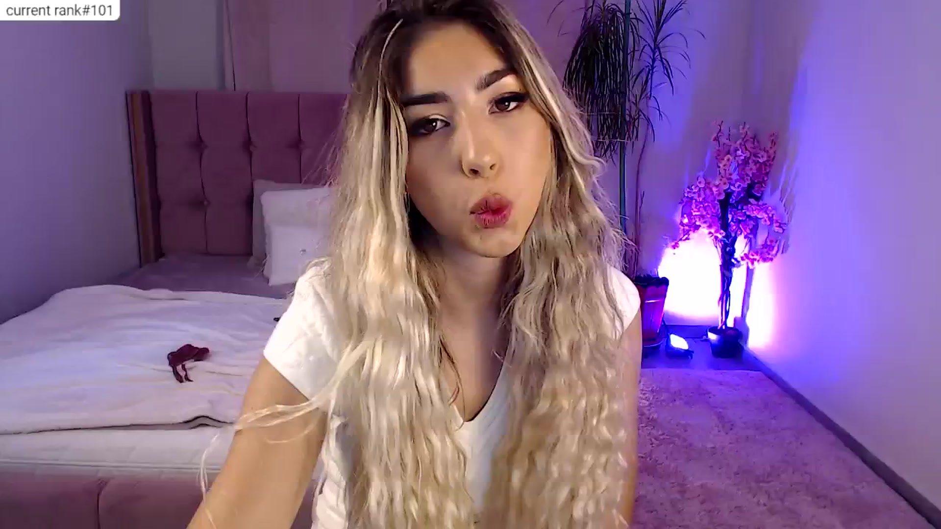 Gallery image thumbnail from JESSICAA's myfreecams stream on, 08/03/2024, 17:16 image 5 of 20