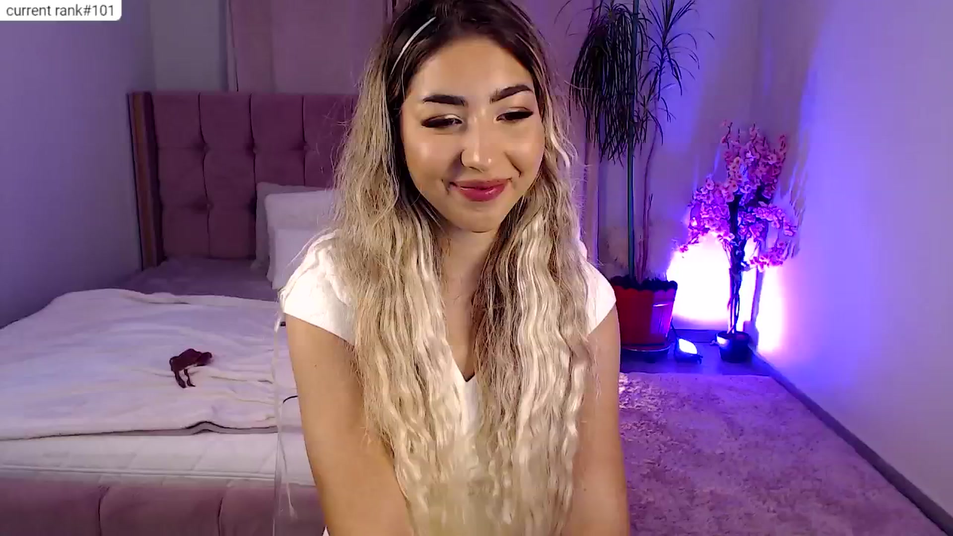Gallery image thumbnail from JESSICAA's myfreecams stream on, 08/03/2024, 17:16 image 7 of 20