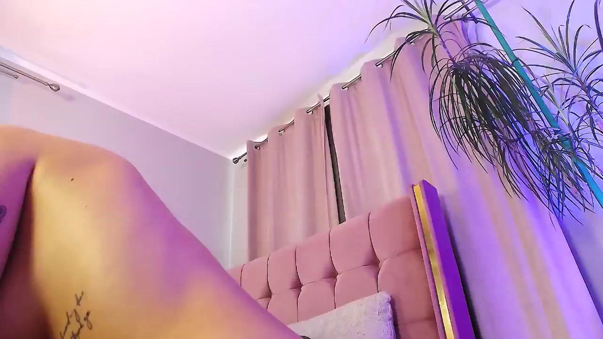 Gallery image thumbnail from JESSICAA's myfreecams stream on, 08/21/2024, 07:57 image 13 of 20