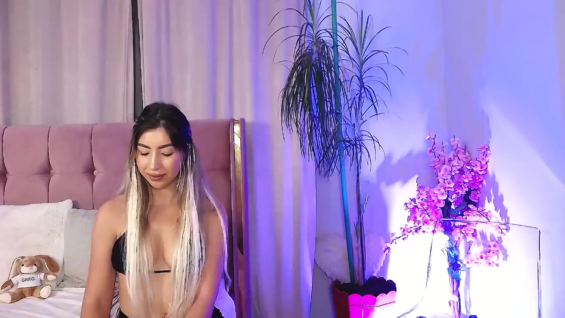 Gallery image thumbnail from JESSICAA's myfreecams stream on, 08/24/2024, 09:55 image 7 of 20