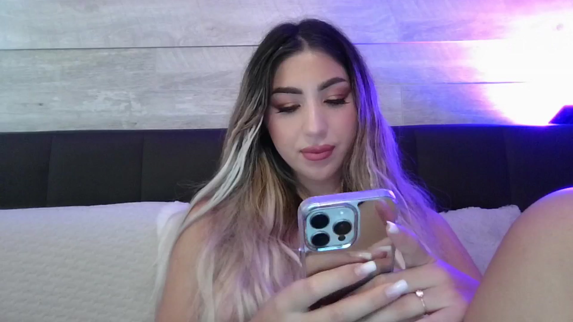 Gallery image thumbnail from JESSICAA's myfreecams stream on, 08/30/2024, 11:22 image 2 of 20