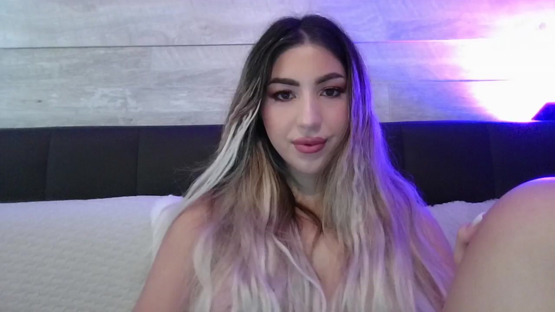 Gallery image thumbnail from JESSICAA's myfreecams stream on, 08/30/2024, 11:22 image 1 of 20