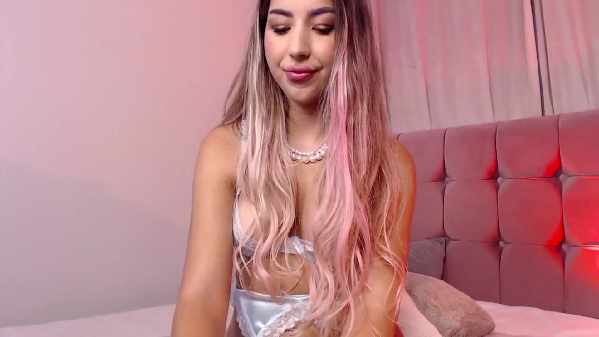 Gallery image thumbnail from JESSICAA's myfreecams stream on, 09/21/2024, 11:08 image 15 of 20