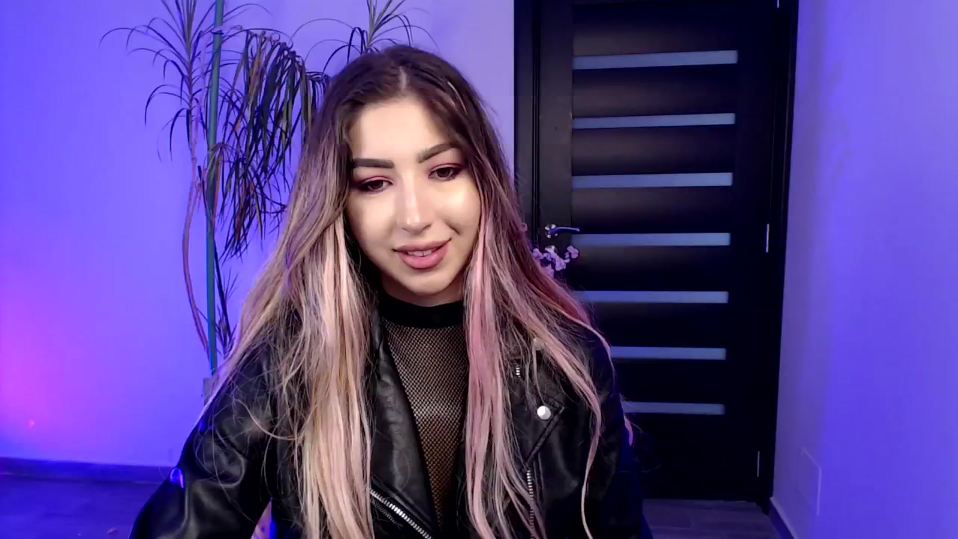 Gallery image thumbnail from JESSICAA's myfreecams stream on, 09/23/2024, 11:38 image 3 of 20