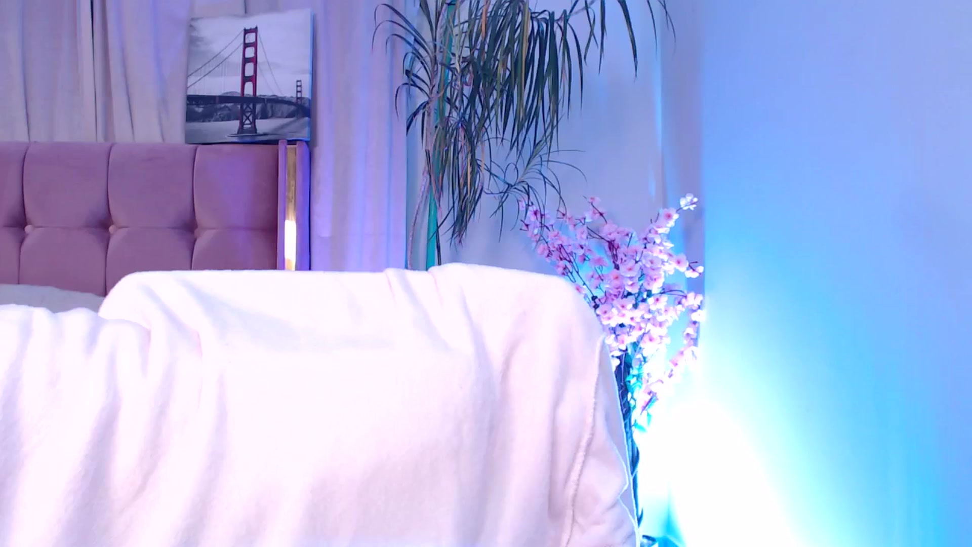 Gallery image thumbnail from JESSICAA's myfreecams stream on, 09/24/2024, 15:14 image 14 of 20
