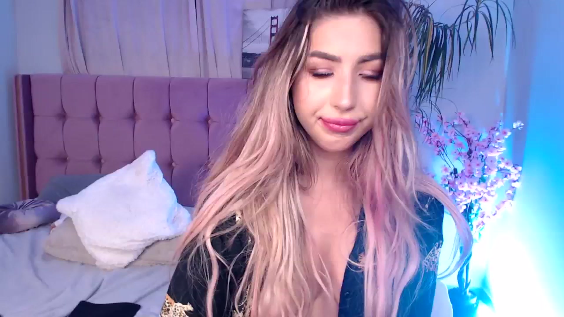 Gallery image thumbnail from JESSICAA's myfreecams stream on, 09/24/2024, 17:37 image 18 of 20