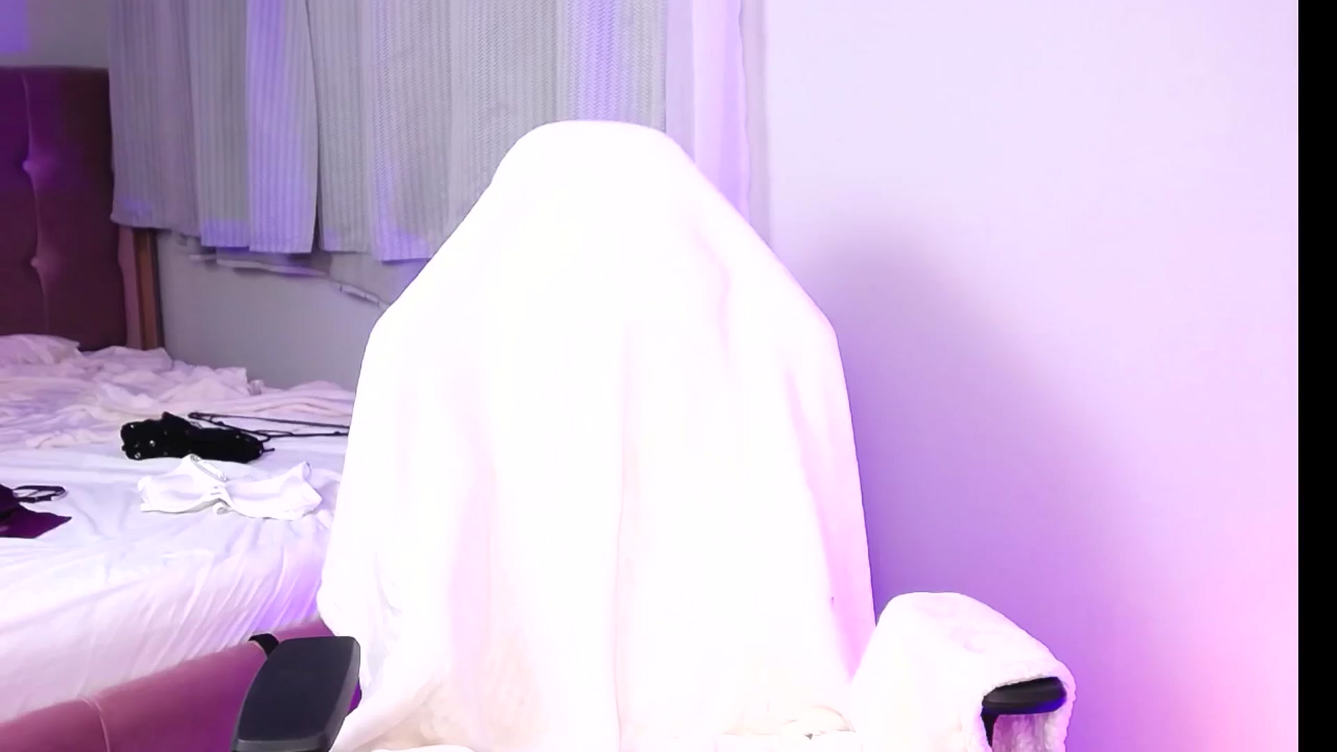 Gallery image thumbnail from JESSICAA's myfreecams stream on, 10/18/2024, 19:58 image 16 of 20