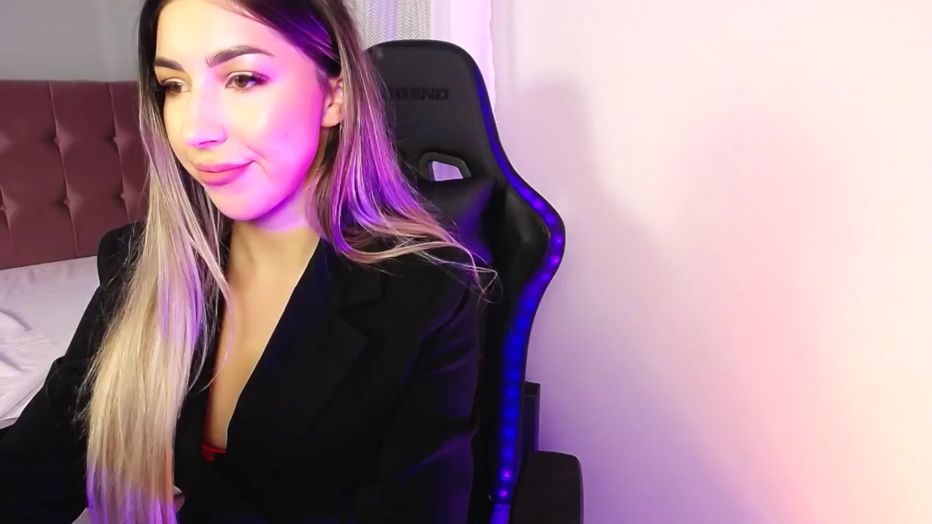 Gallery image thumbnail from JESSICAA's myfreecams stream on, 10/31/2024, 10:19 image 20 of 20