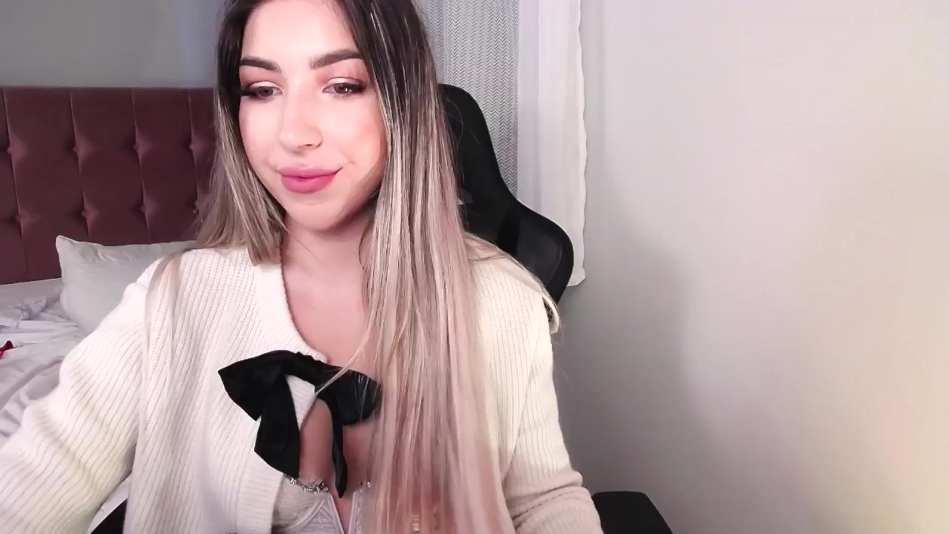 Gallery image thumbnail from JESSICAA's myfreecams stream on, 10/31/2024, 12:44 image 19 of 20