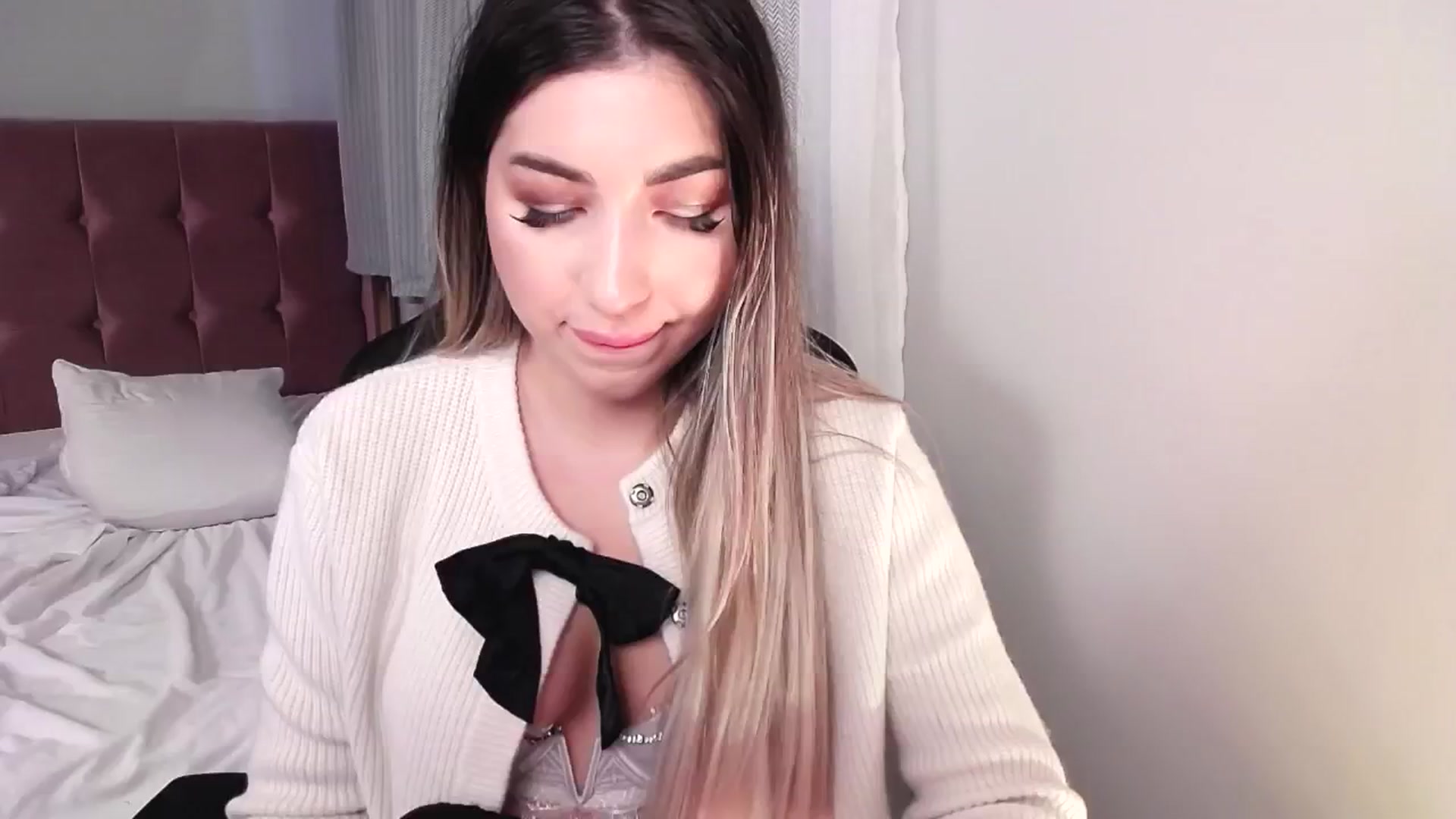 Gallery image thumbnail from JESSICAA's myfreecams stream on, 10/31/2024, 12:44 image 4 of 20