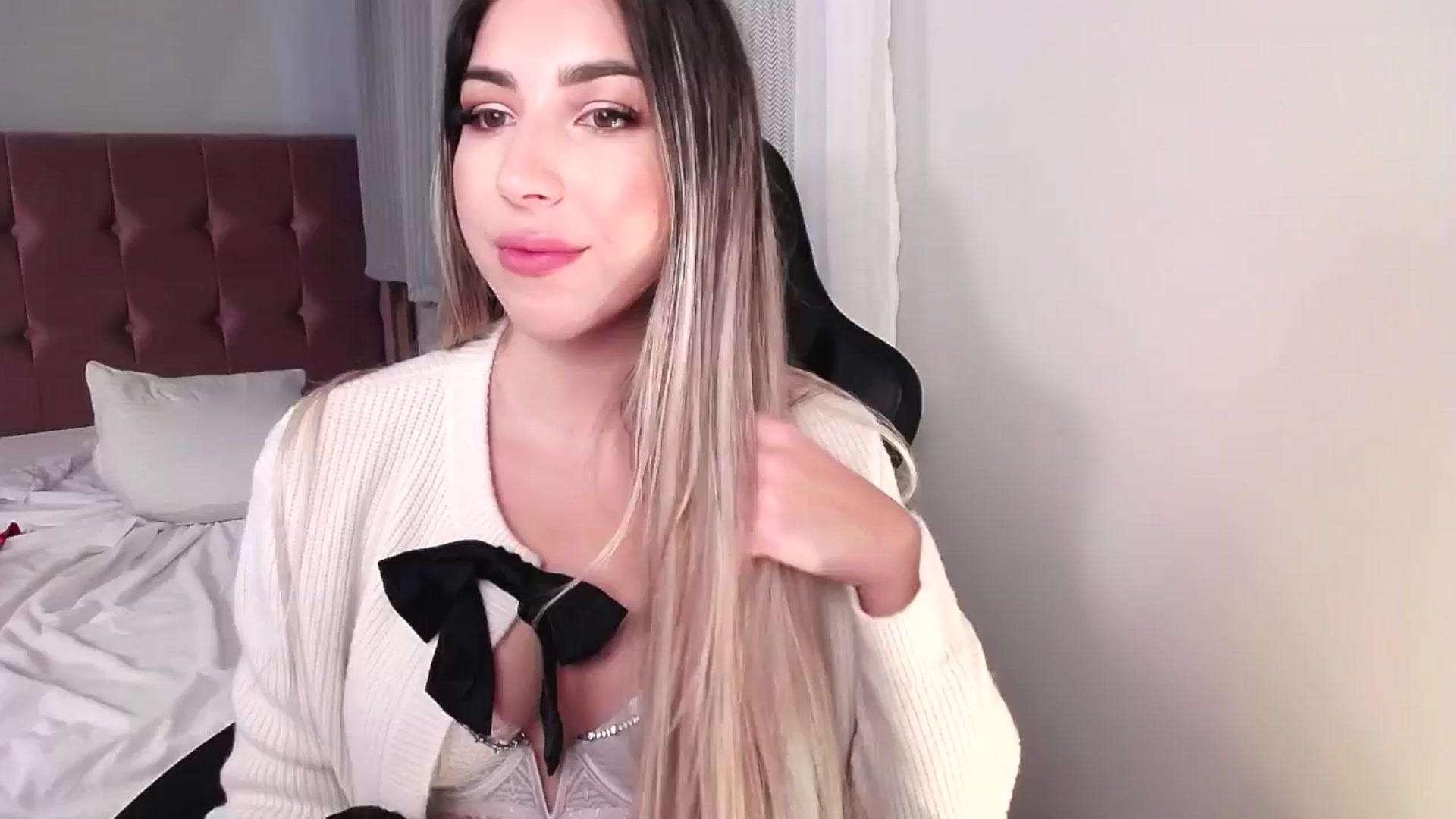 Gallery image thumbnail from JESSICAA's myfreecams stream on, 10/31/2024, 12:44 image 17 of 20