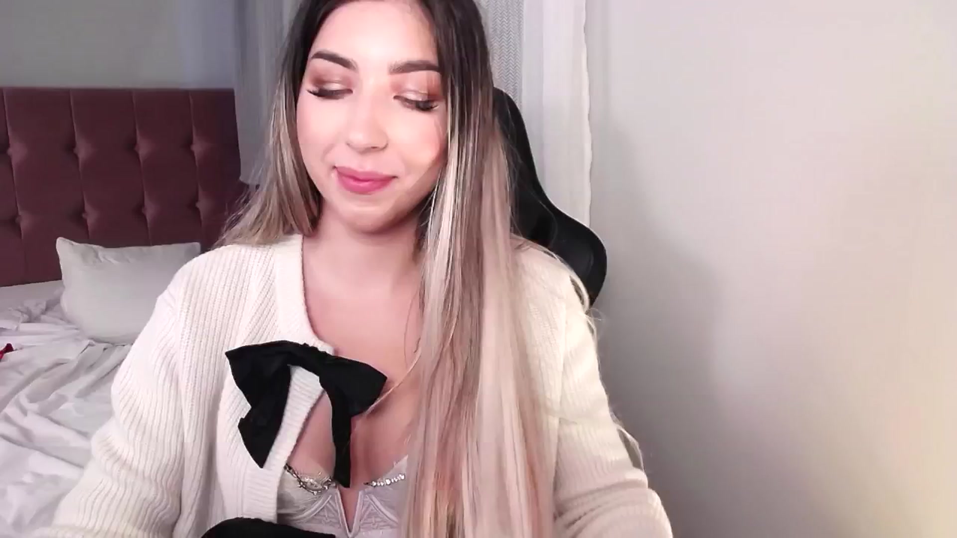 Gallery image thumbnail from JESSICAA's myfreecams stream on, 10/31/2024, 12:44 image 14 of 20