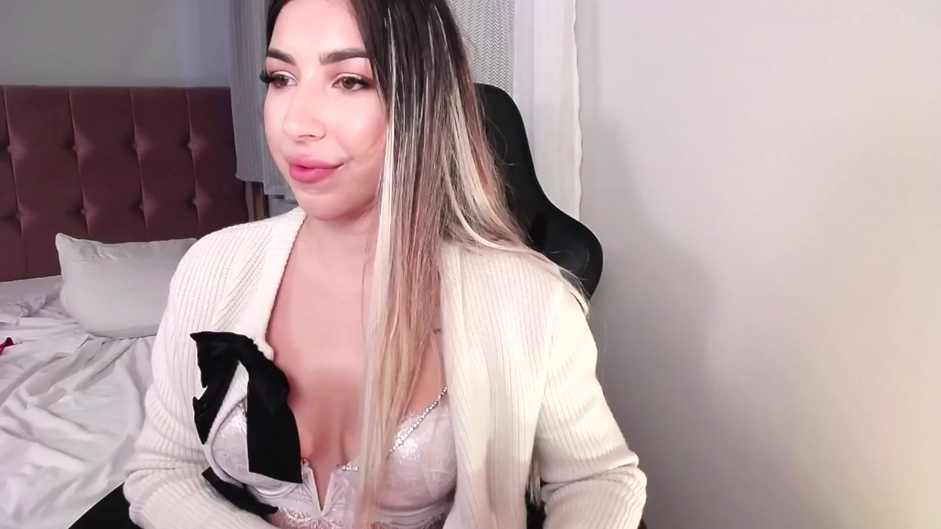 Gallery image thumbnail from JESSICAA's myfreecams stream on, 10/31/2024, 12:44 image 11 of 20