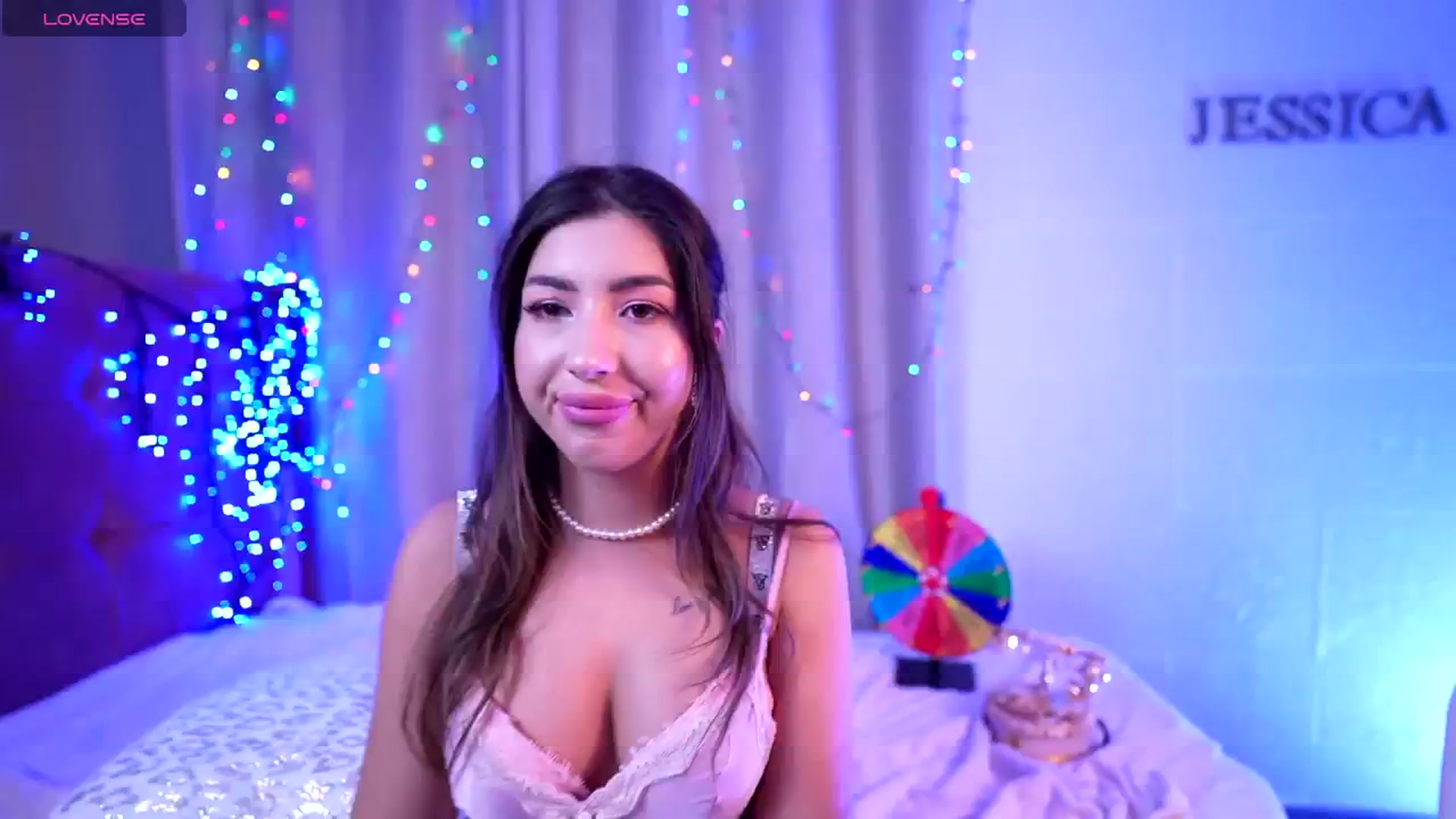 Gallery image thumbnail from JESSICAA's myfreecams stream on, 12/21/2024, 22:43 image 18 of 20