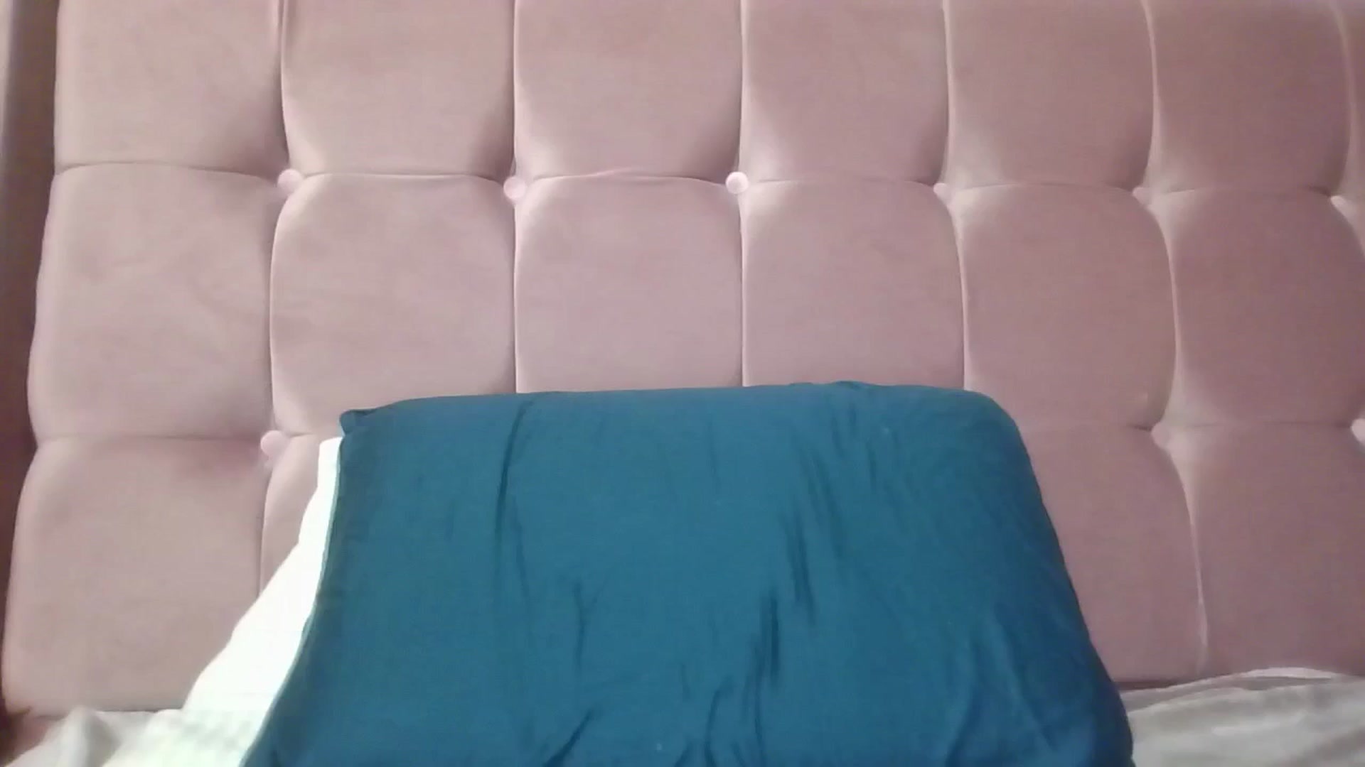 Gallery image thumbnail from JESSICAA's myfreecams stream on, 02/04/2025, 18:17 image 1 of 20