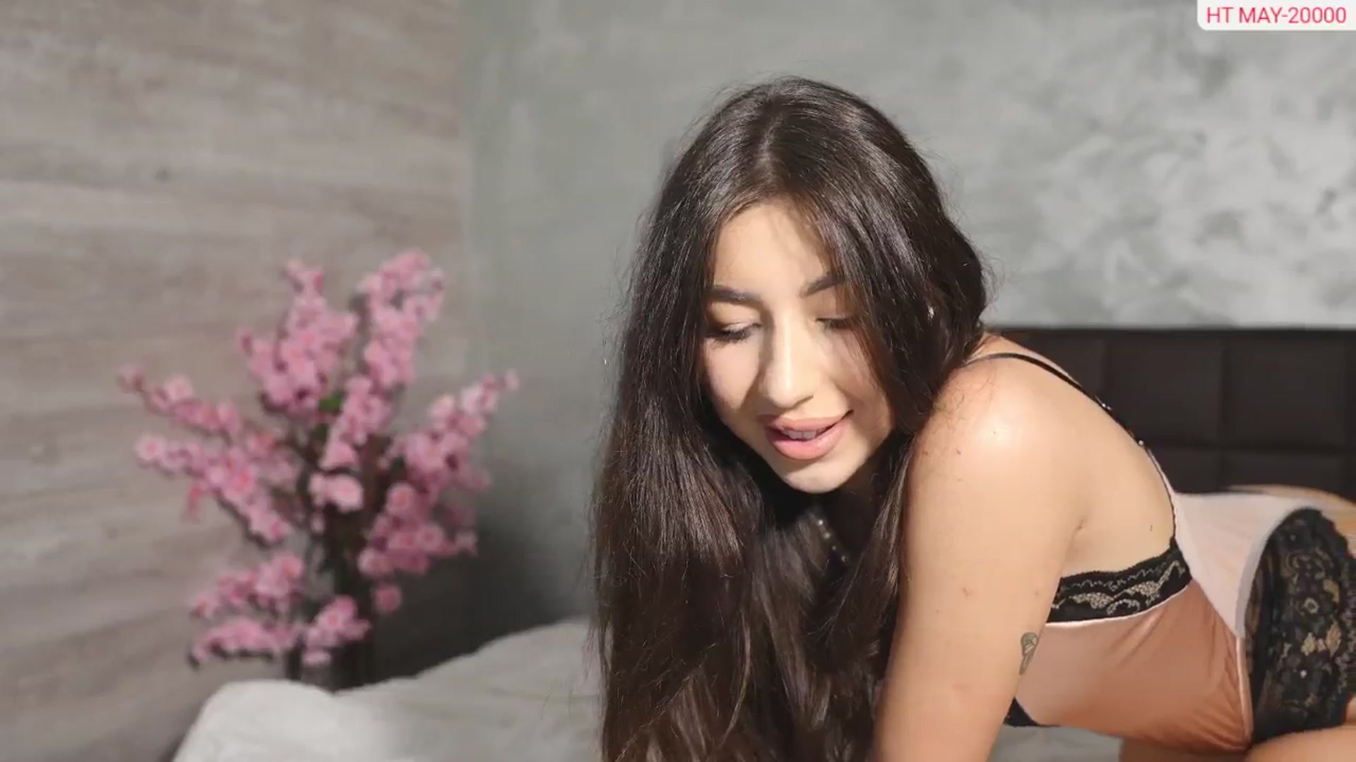 Gallery image thumbnail from JESSICAA's myfreecams stream on, 05/03/2025, 13:57 image 7 of 20