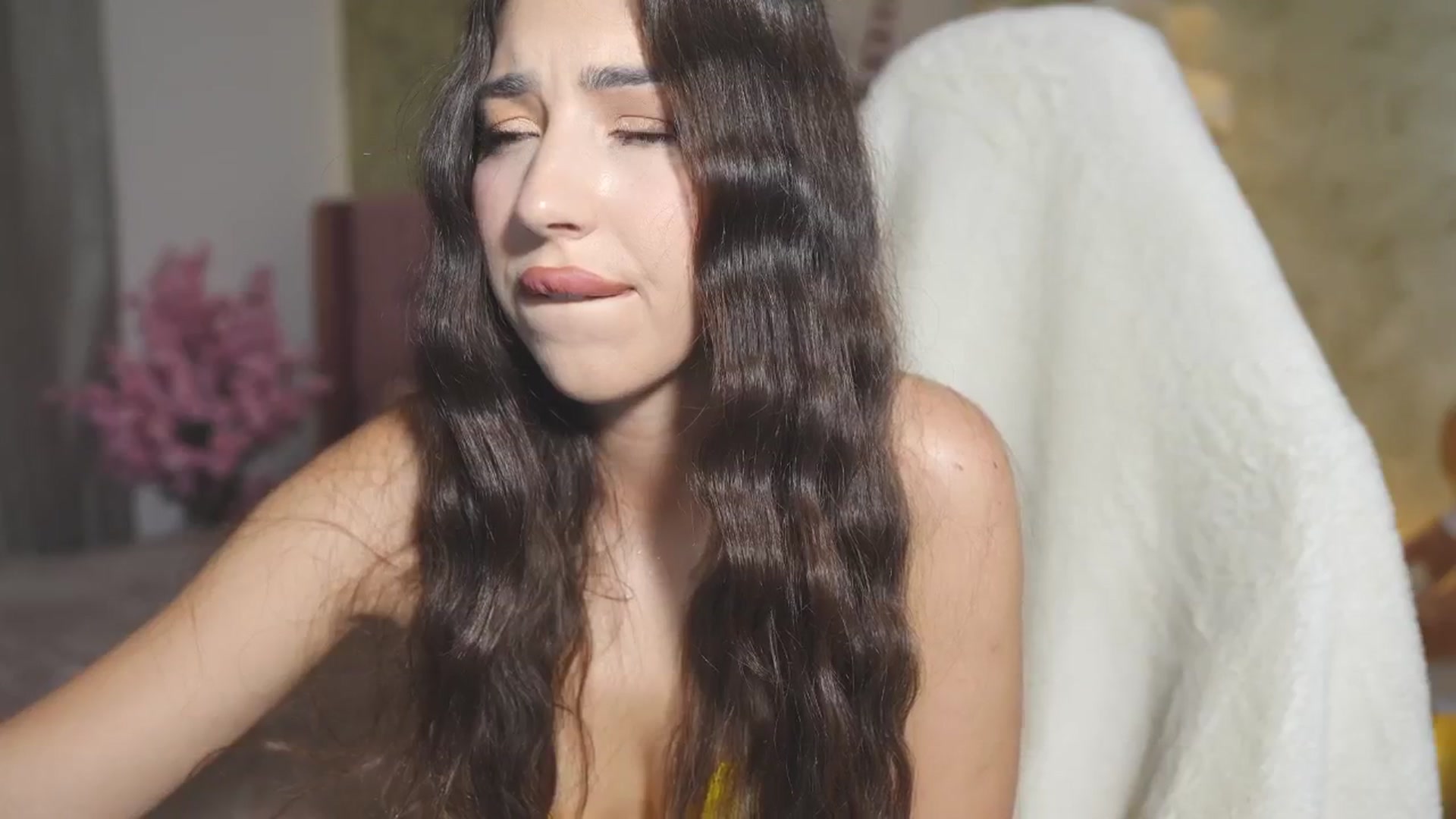 Gallery image thumbnail from JESSICAA's myfreecams stream on, 05/04/2025, 22:00 image 13 of 20