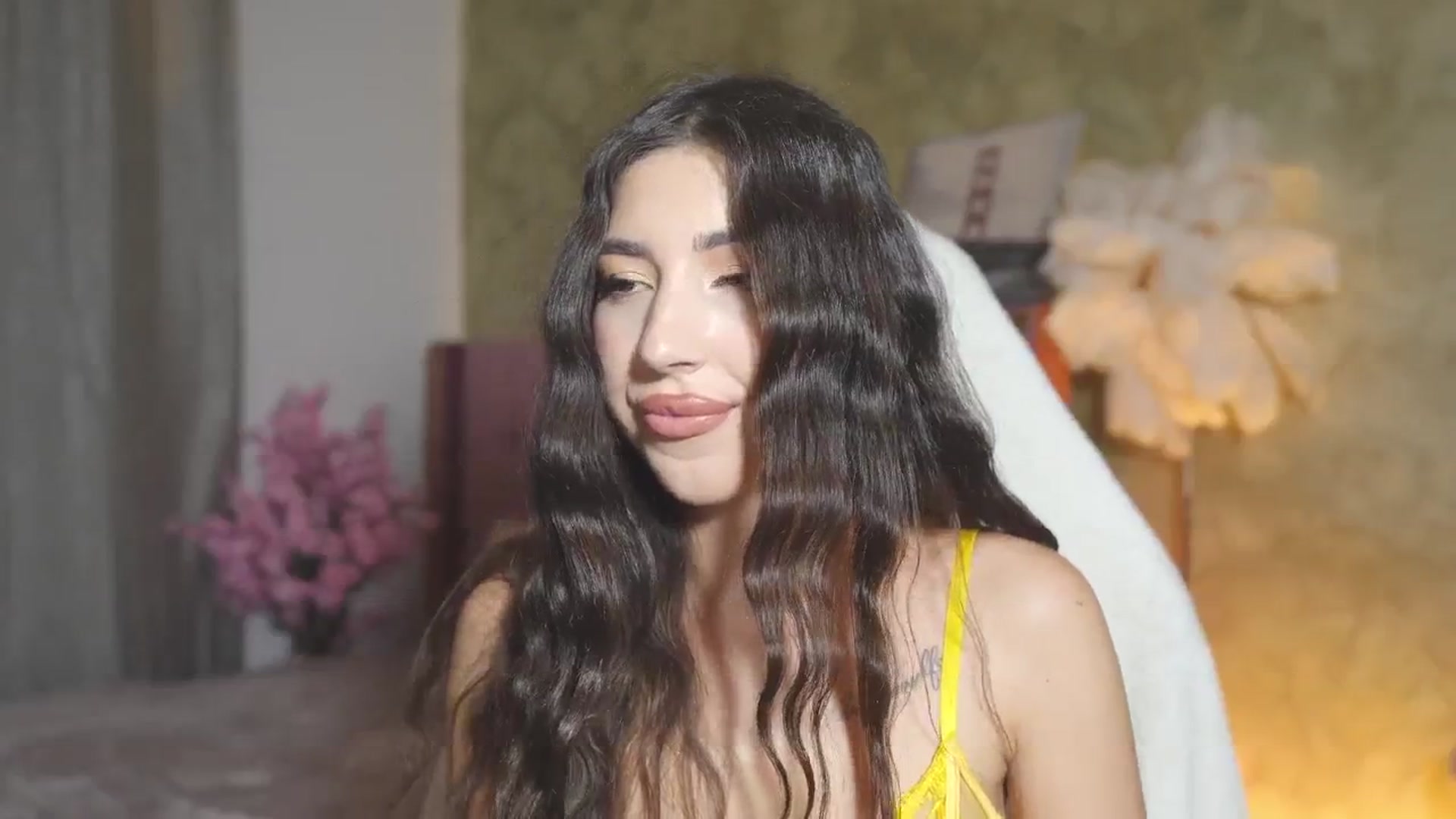 Gallery image thumbnail from JESSICAA's myfreecams stream on, 05/04/2025, 22:40 image 15 of 20