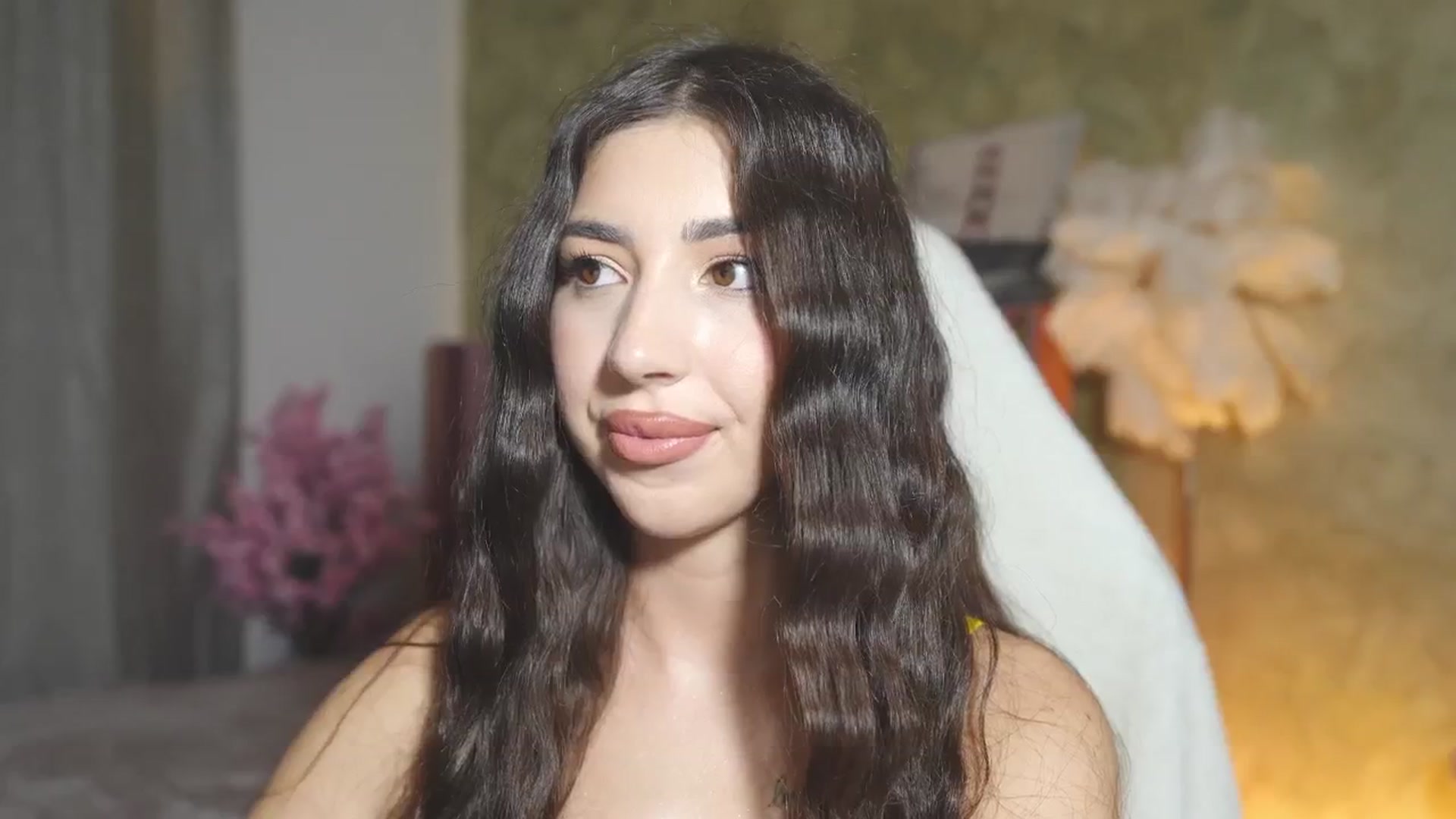 Gallery image thumbnail from JESSICAA's myfreecams stream on, 05/04/2025, 22:40 image 17 of 20