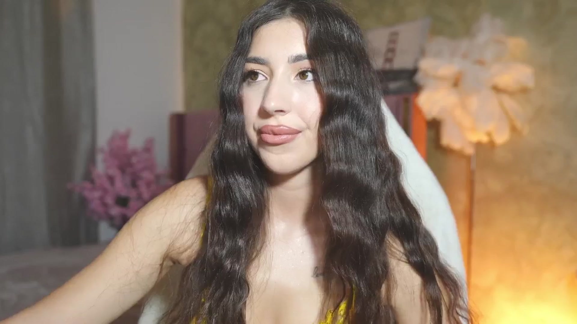 Gallery image thumbnail from JESSICAA's myfreecams stream on, 05/04/2025, 22:40 image 7 of 20