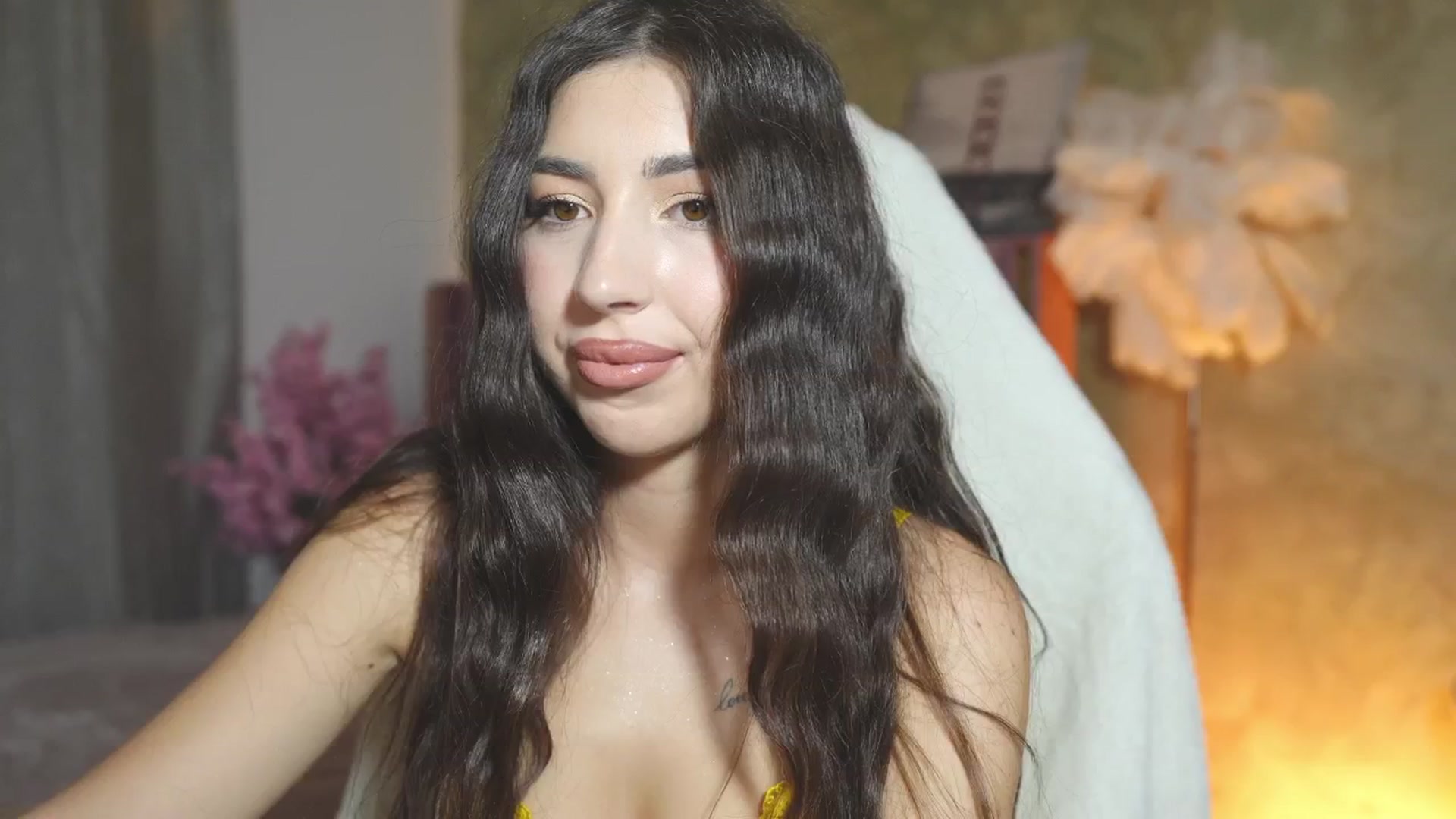 Gallery image thumbnail from JESSICAA's myfreecams stream on, 05/04/2025, 22:40 image 4 of 20