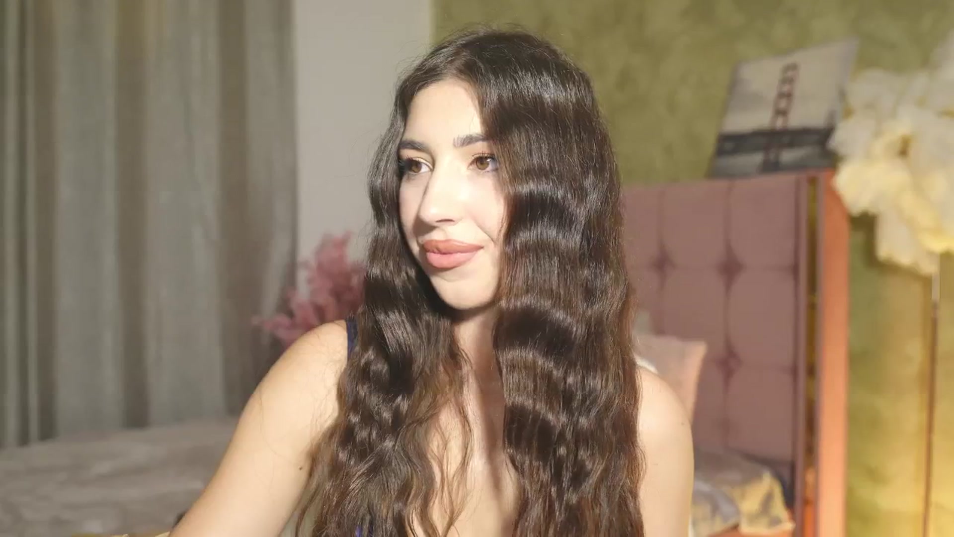Gallery image thumbnail from JESSICAA's myfreecams stream on, 05/05/2025, 24:01 image 20 of 20