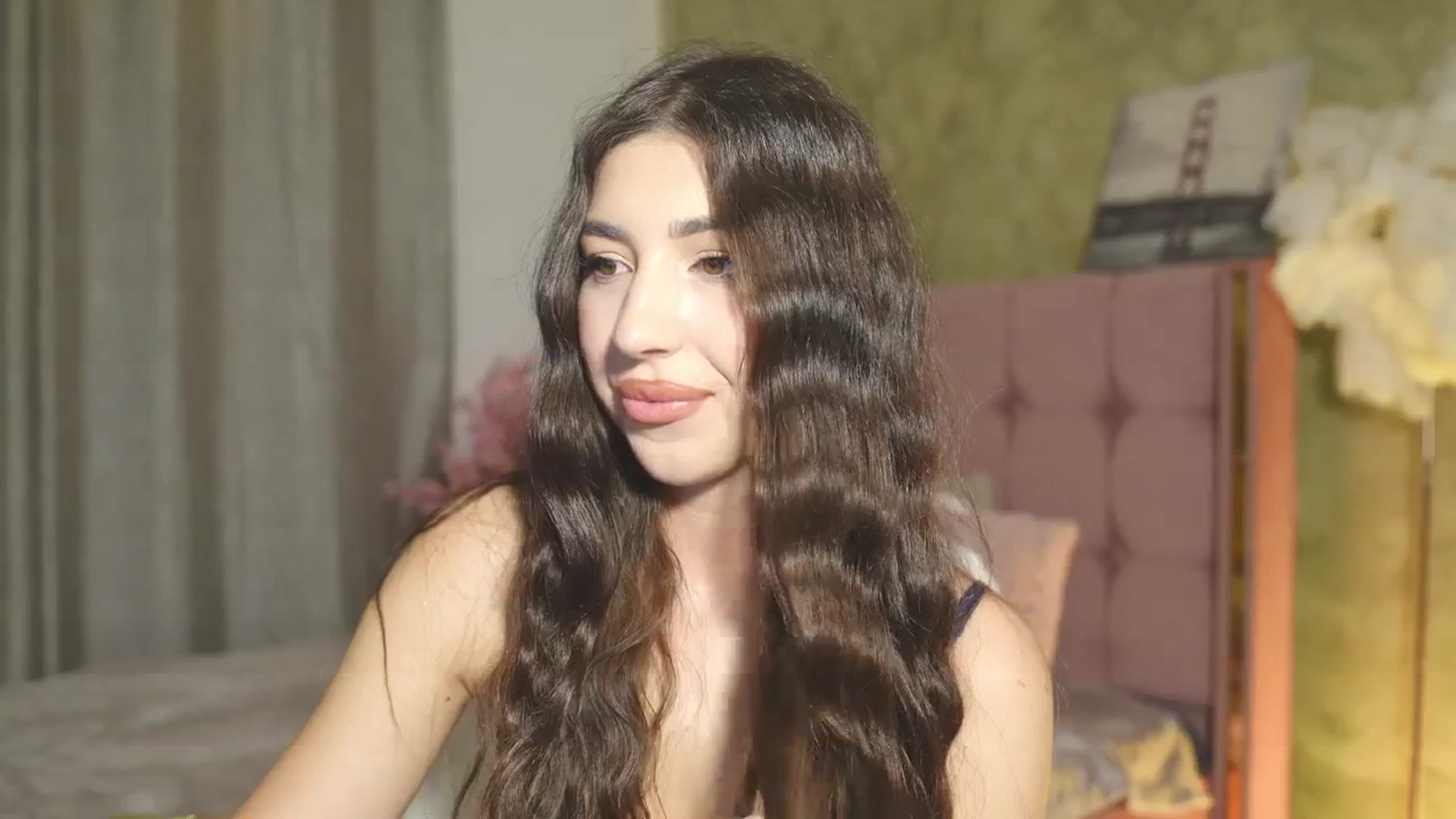Gallery image thumbnail from JESSICAA's myfreecams stream on, 05/05/2025, 24:01 image 15 of 20
