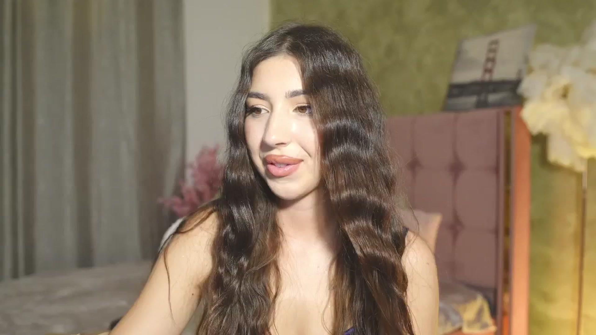 Gallery image thumbnail from JESSICAA's myfreecams stream on, 05/05/2025, 24:01 image 14 of 20
