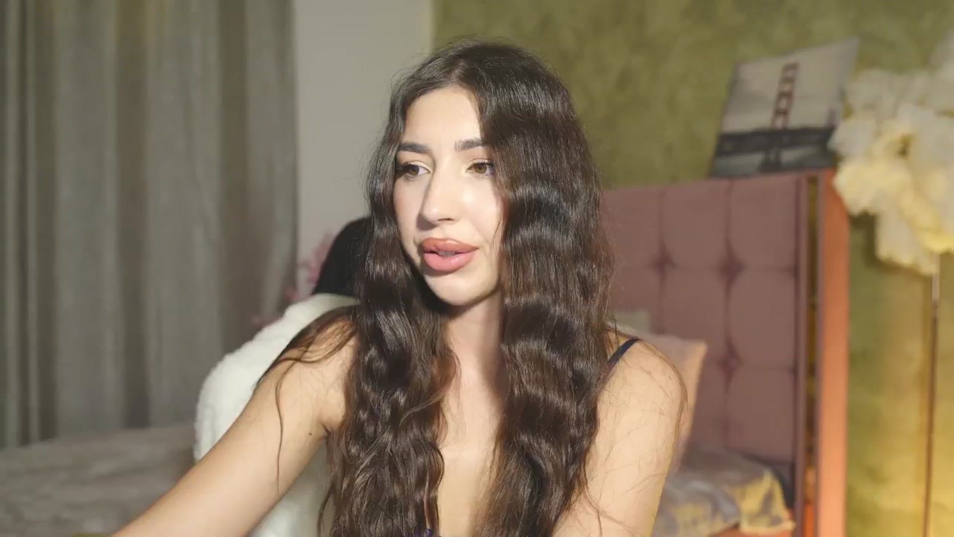 Gallery image thumbnail from JESSICAA's myfreecams stream on, 05/05/2025, 24:01 image 12 of 20