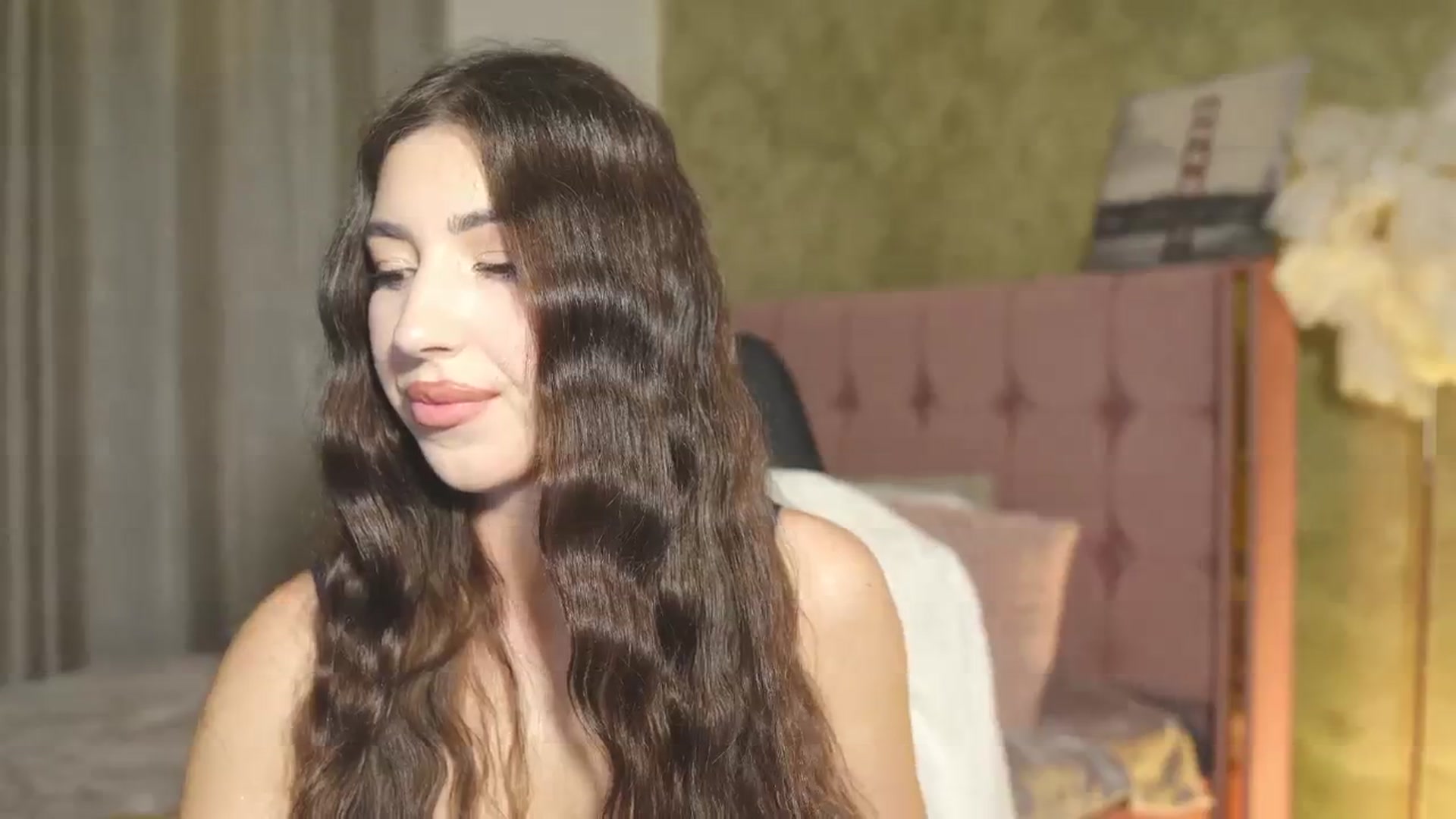 Gallery image thumbnail from JESSICAA's myfreecams stream on, 05/05/2025, 24:01 image 19 of 20