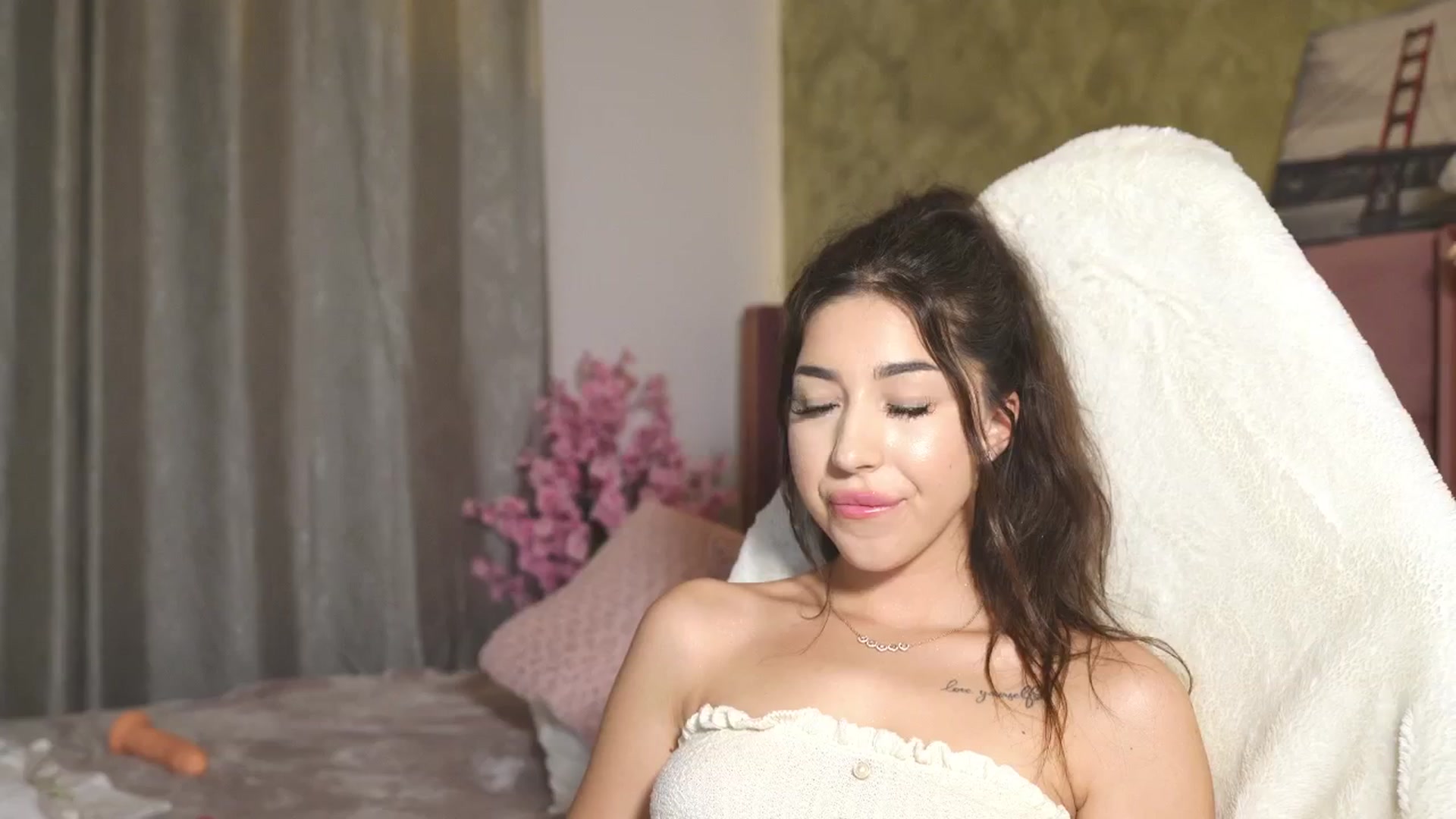 Gallery image thumbnail from JESSICAA's myfreecams stream on, 05/09/2025, 24:22 image 15 of 20