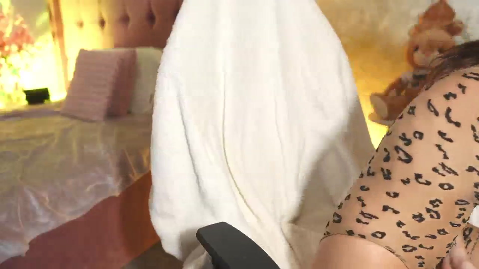 Gallery image thumbnail from JESSICAA's myfreecams stream on, 05/09/2025, 12:43 image 7 of 20
