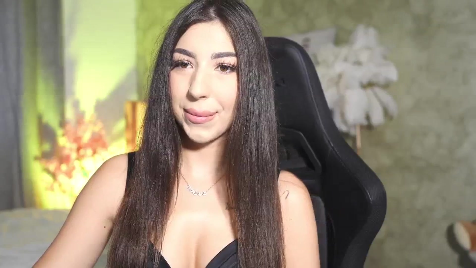 Gallery image thumbnail from JESSICAA's myfreecams stream on, 05/10/2025, 10:44 image 6 of 20