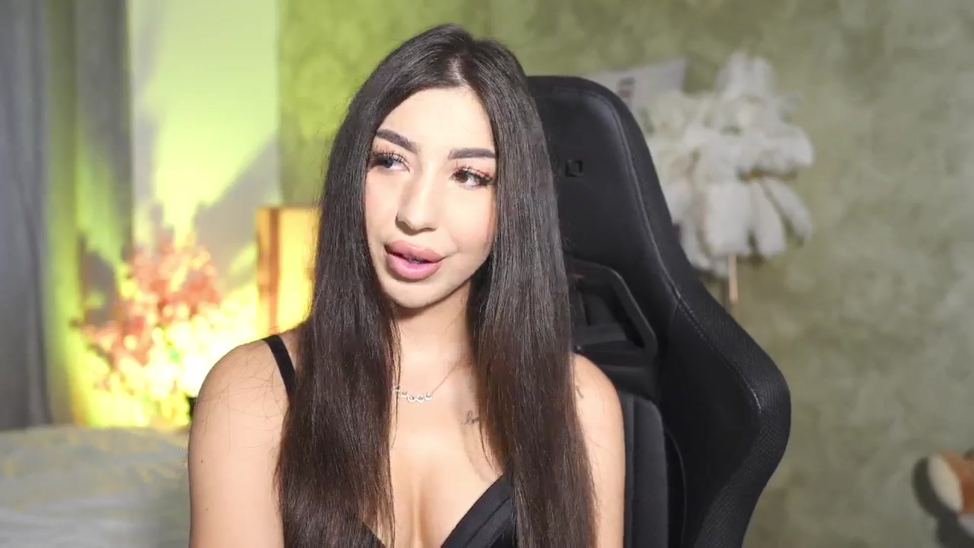 Gallery image thumbnail from JESSICAA's myfreecams stream on, 05/10/2025, 10:44 image 4 of 20