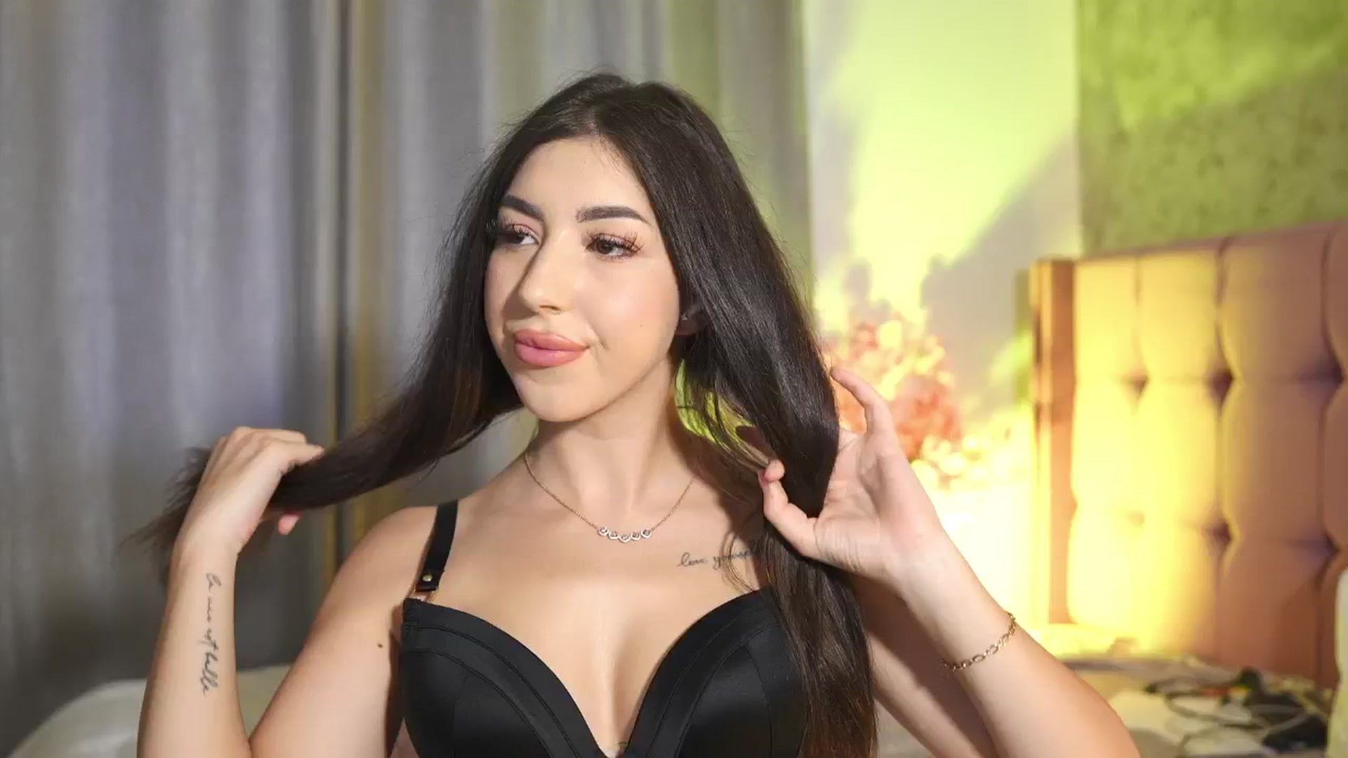 Gallery image thumbnail from JESSICAA's myfreecams stream on, 05/10/2025, 14:39 image 9 of 20