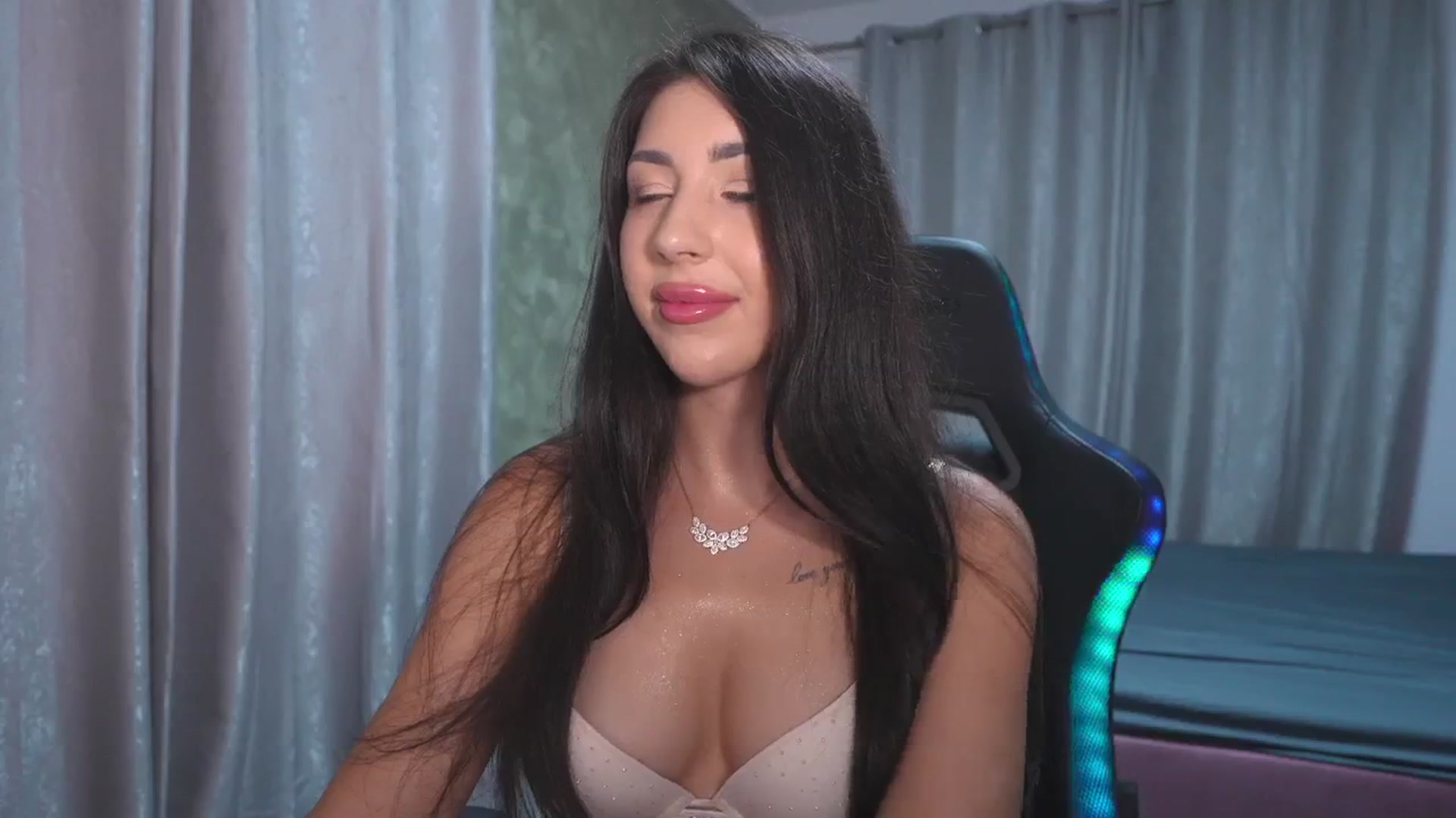 Gallery image thumbnail from JESSICAA's myfreecams stream on, 09/08/2025, 20:01 image 4 of 20