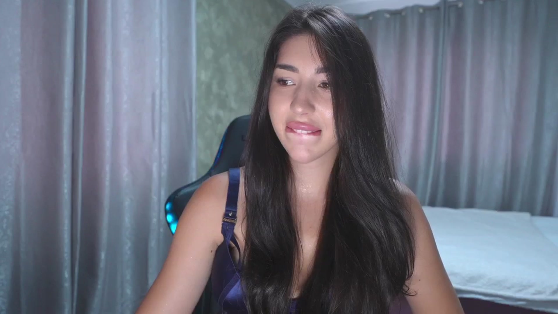 Gallery image thumbnail from JESSICAA's myfreecams stream on, 09/09/2025, 10:25 image 18 of 20
