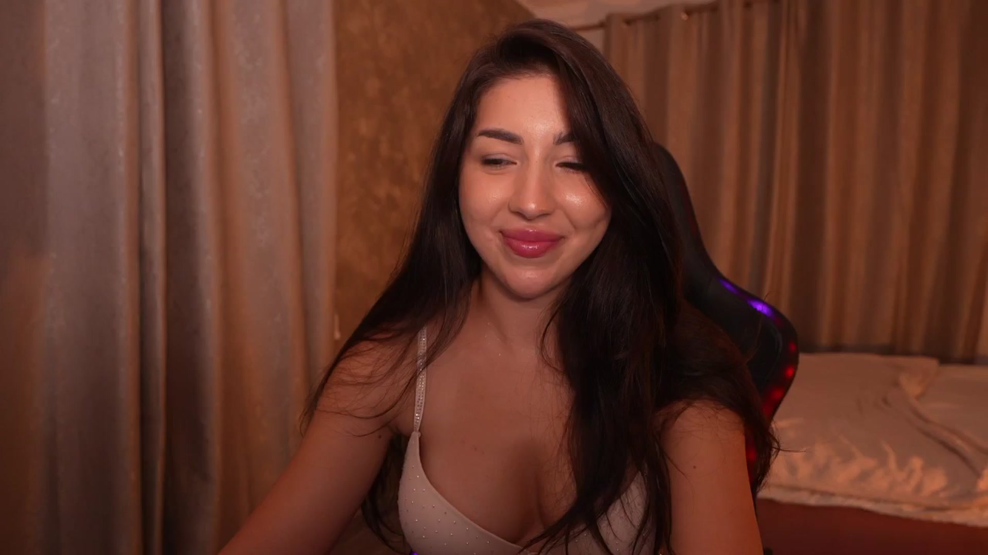 Gallery image thumbnail from JESSICAA's myfreecams stream on, 09/09/2025, 19:13 image 6 of 20