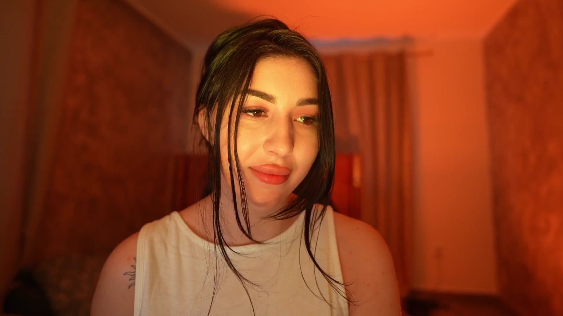 Gallery image thumbnail from JESSICAA's myfreecams stream on, 12/29/2025, 14:23 image 12 of 20