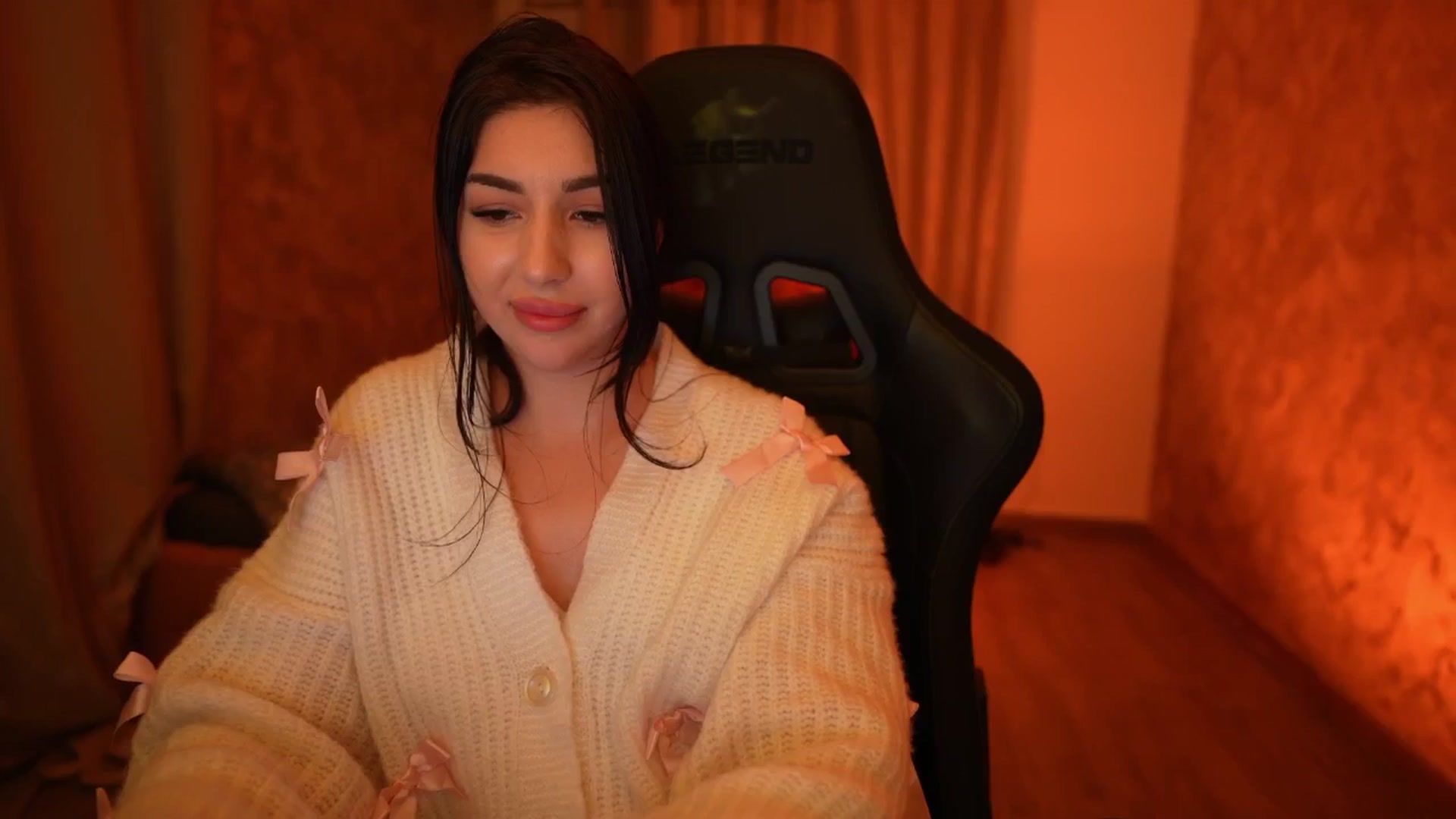 Gallery image thumbnail from JESSICAA's myfreecams stream on, 12/29/2025, 16:55 image 12 of 20