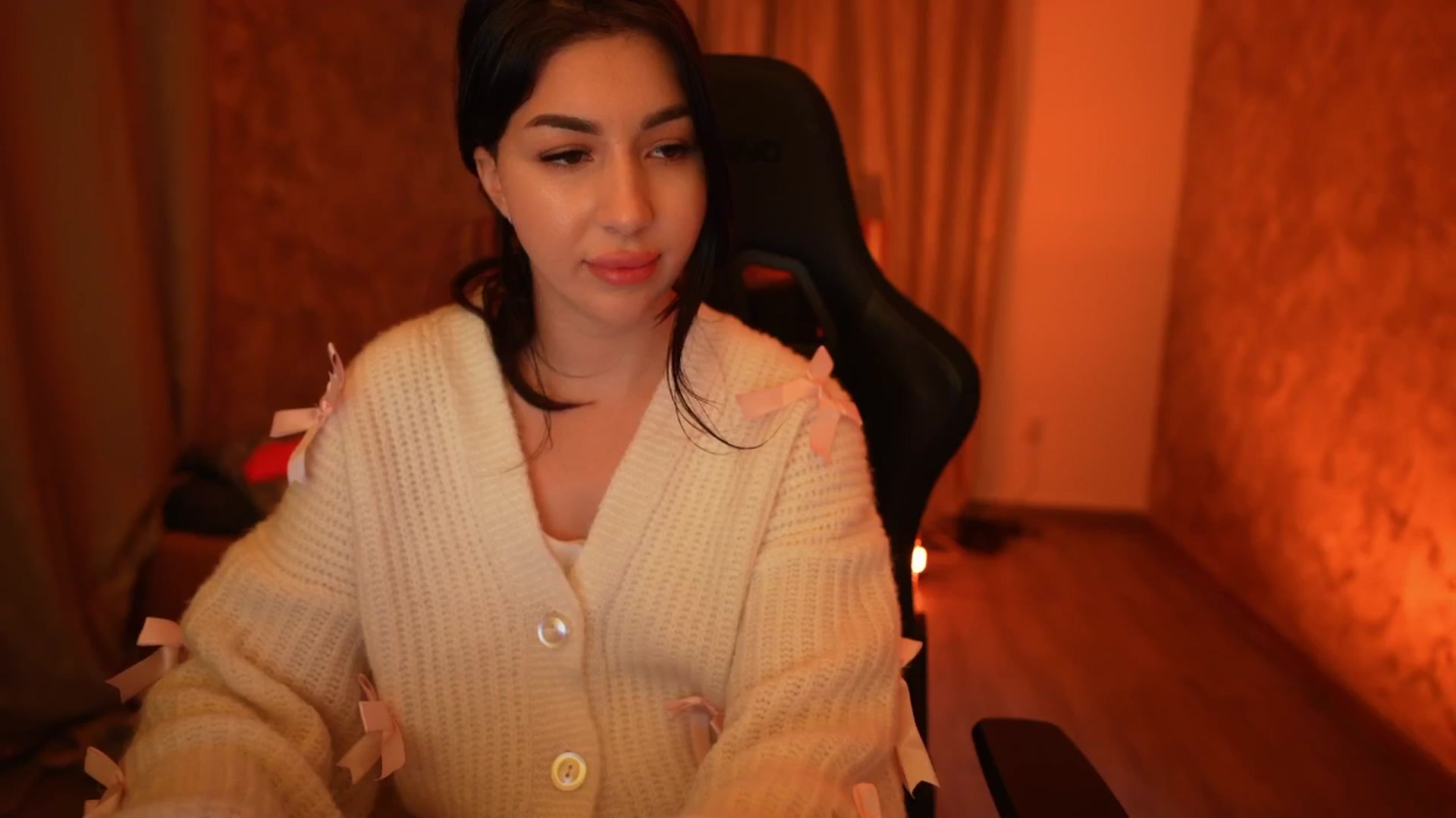 Gallery image thumbnail from JESSICAA's myfreecams stream on, 12/29/2025, 16:55 image 18 of 20