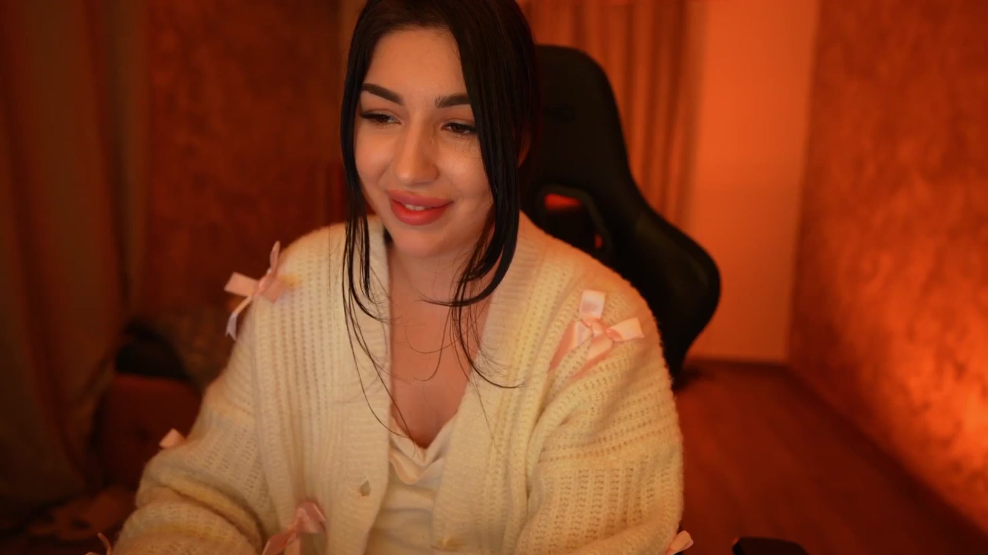 Gallery image thumbnail from JESSICAA's myfreecams stream on, 12/29/2025, 16:55 image 6 of 20