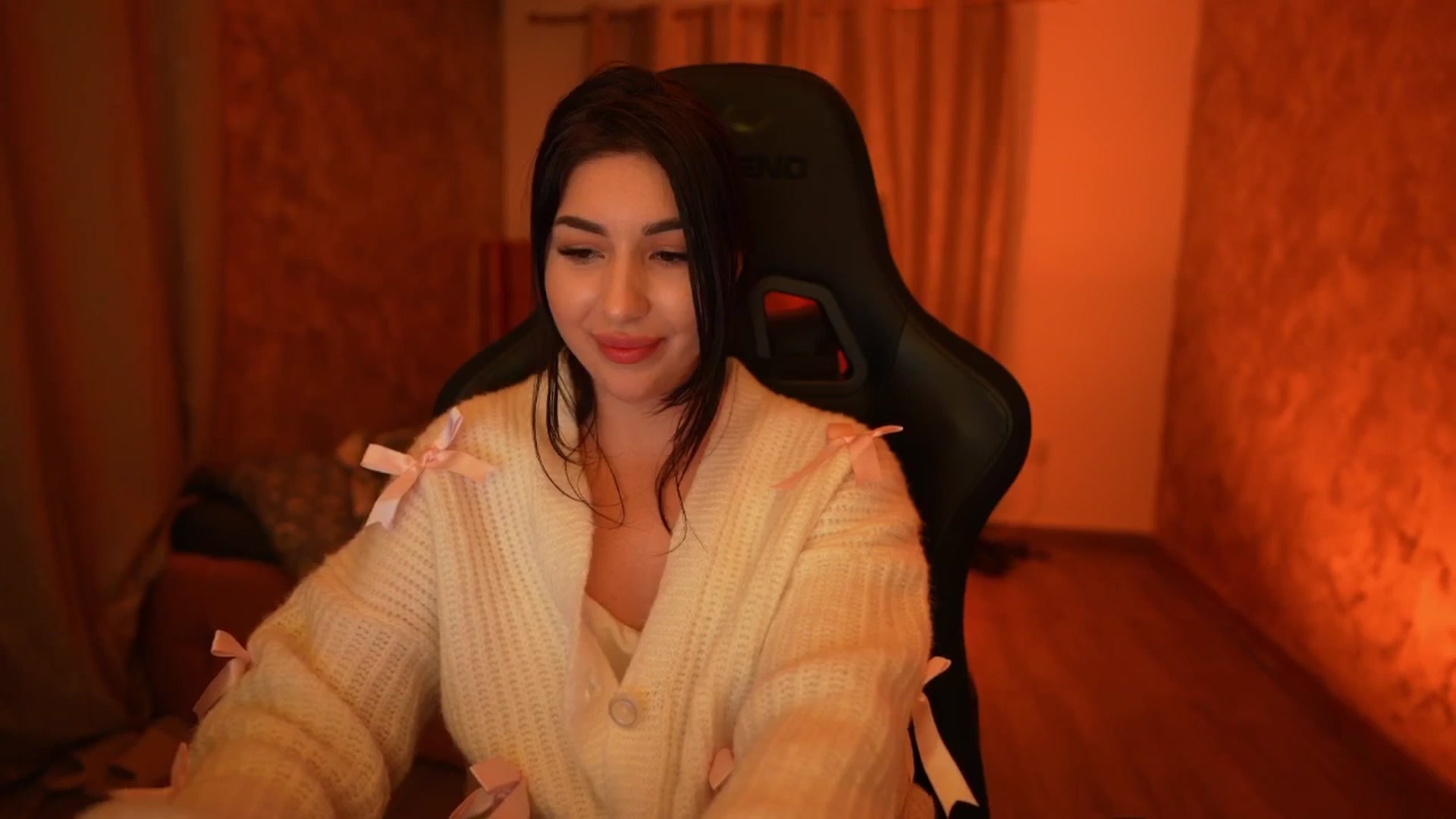 Gallery image thumbnail from JESSICAA's myfreecams stream on, 12/29/2025, 16:55 image 8 of 20