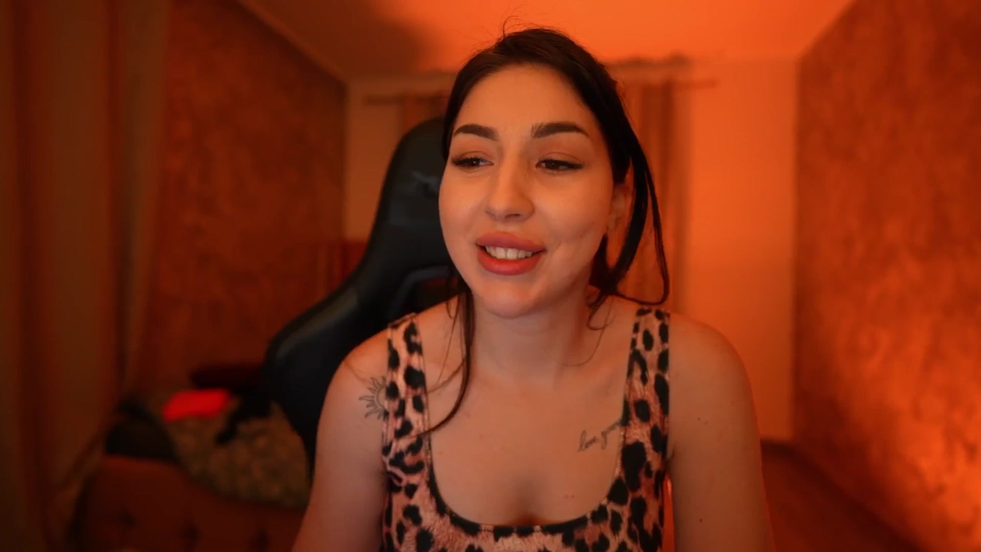Gallery image thumbnail from JESSICAA's myfreecams stream on, 12/29/2025, 18:04 image 10 of 20