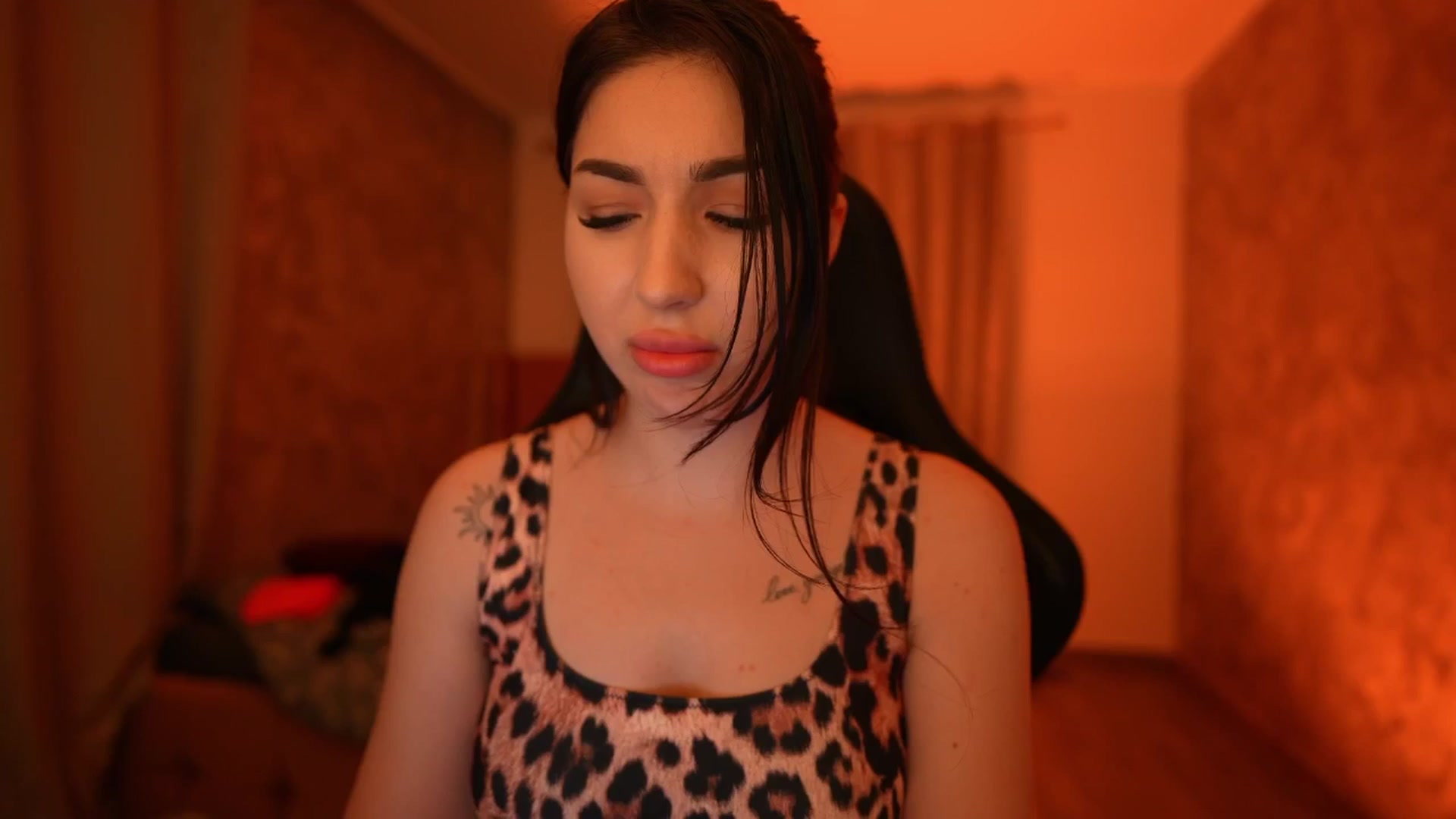 Gallery image thumbnail from JESSICAA's myfreecams stream on, 12/29/2025, 18:04 image 7 of 20