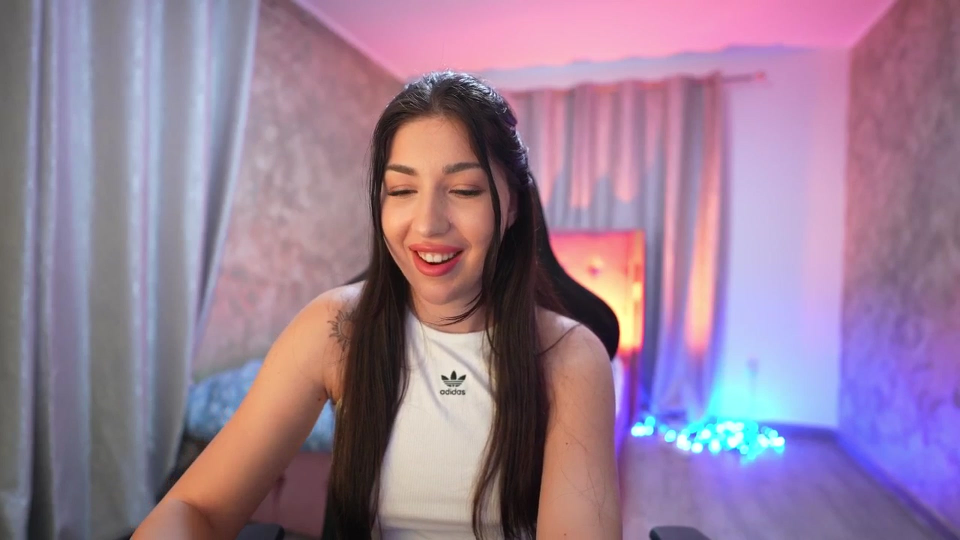 Gallery image thumbnail from JESSICAA's myfreecams stream on, 01/07/2026, 12:40 image 10 of 20