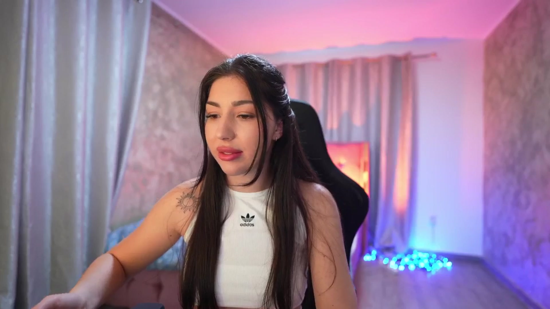 Gallery image thumbnail from JESSICAA's myfreecams stream on, 01/07/2026, 12:40 image 16 of 20