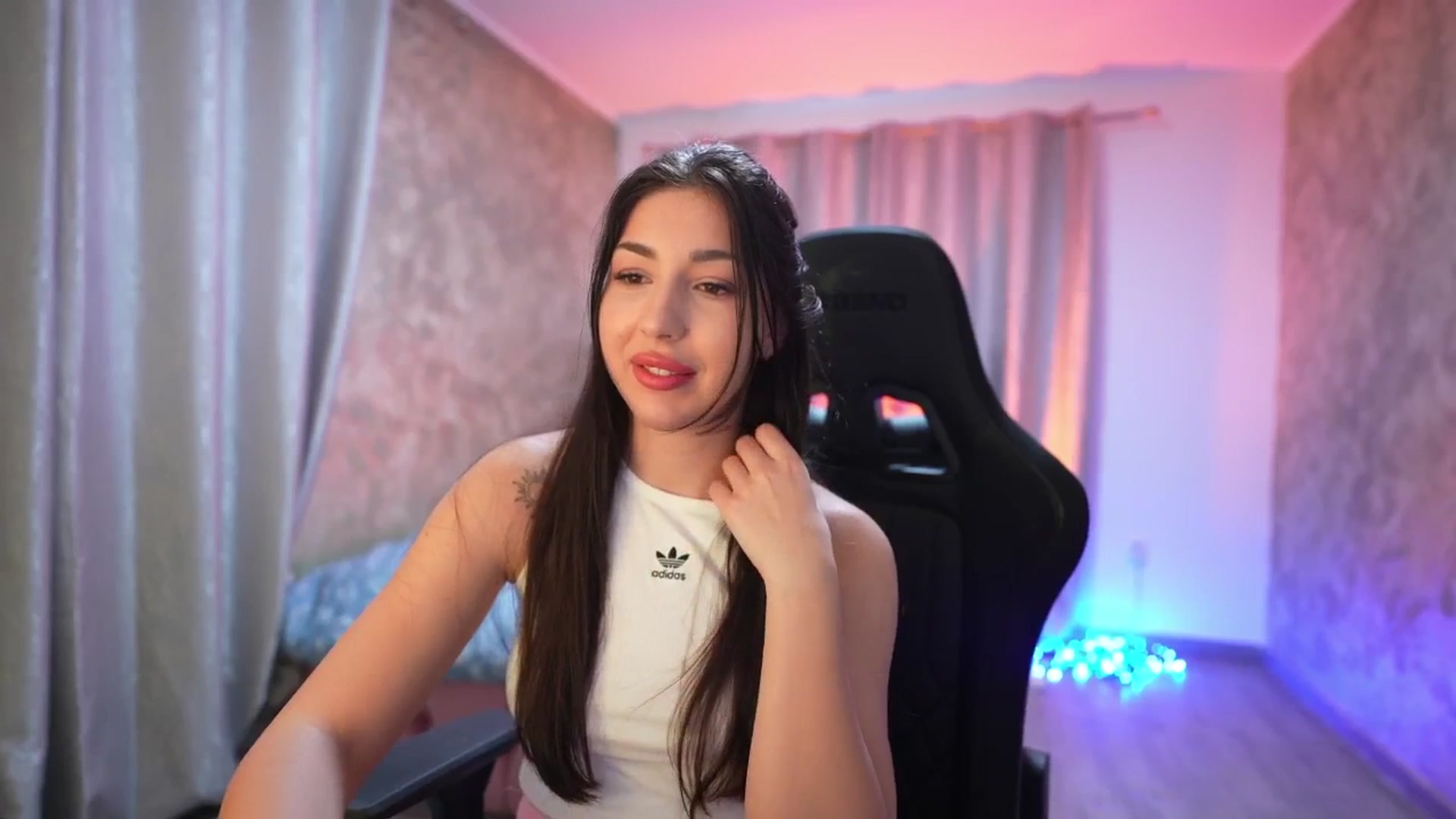 Gallery image thumbnail from JESSICAA's myfreecams stream on, 01/07/2026, 12:40 image 6 of 20