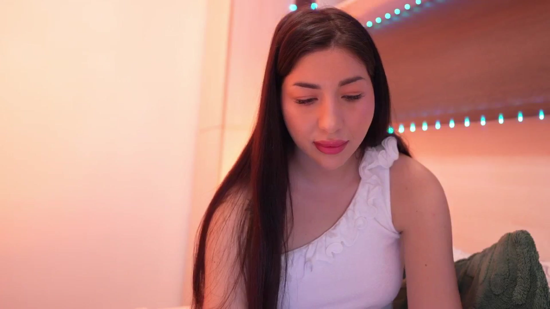 Gallery image thumbnail from JESSICAA's myfreecams stream on, 01/13/2026, 12:57 image 19 of 20