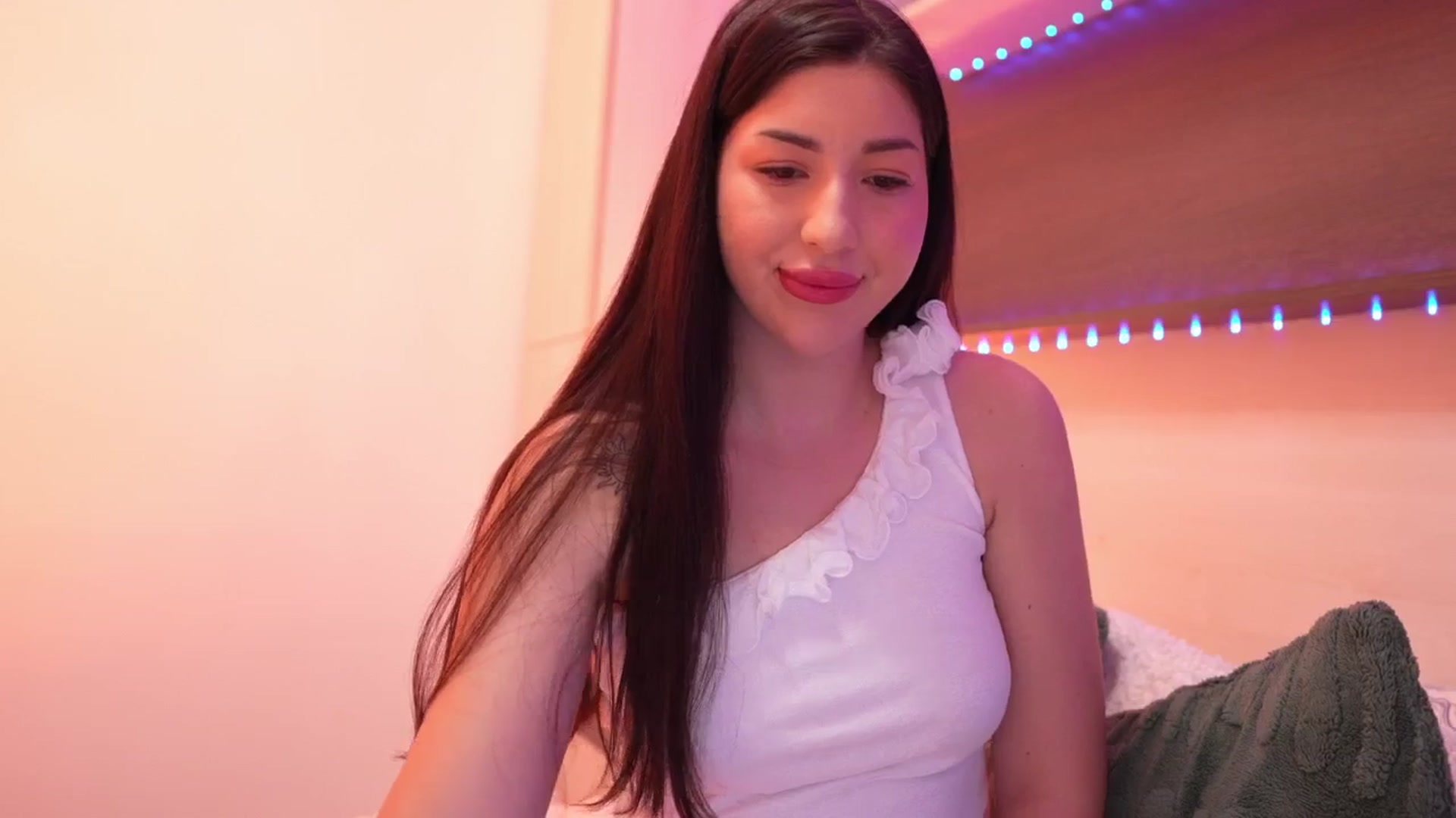 Gallery image thumbnail from JESSICAA's myfreecams stream on, 01/13/2026, 12:57 image 16 of 20